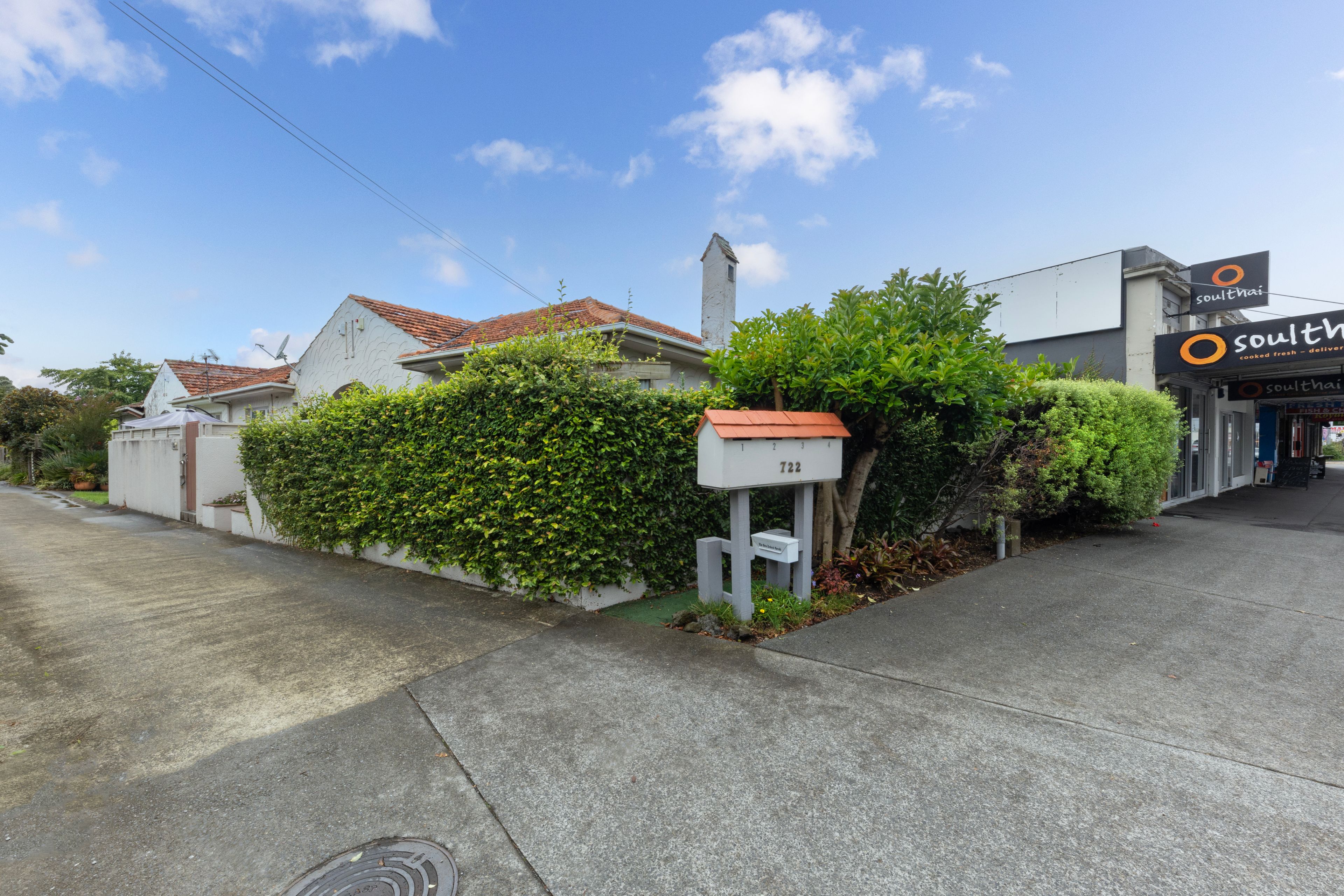 2-722-manukau-road-royal-oak-auckland-city-1023-sold-townhouse