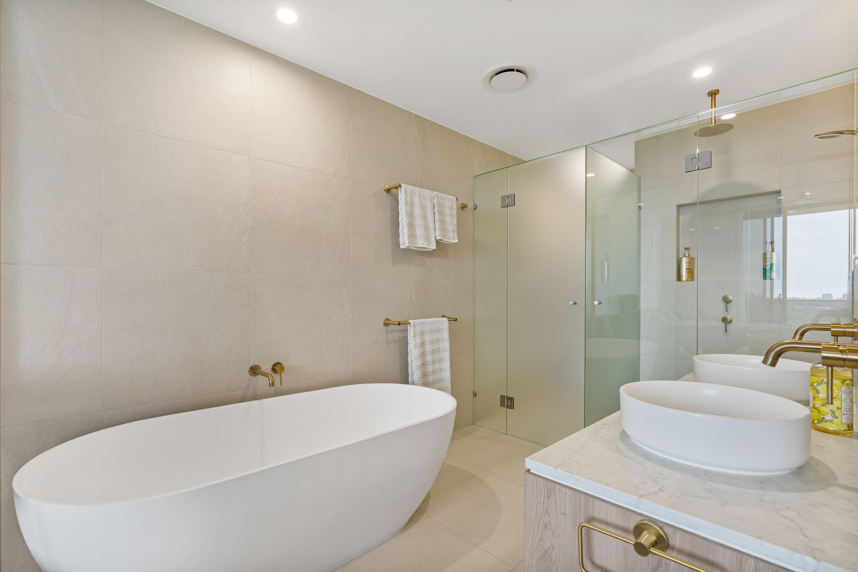 42/20 Executive Drive — photo 10 of 26