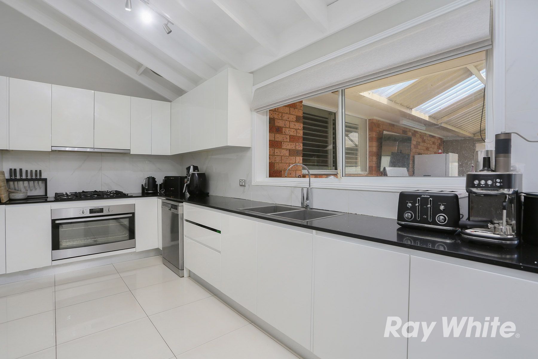 2 Newark Place, St Clair, NSW 2759