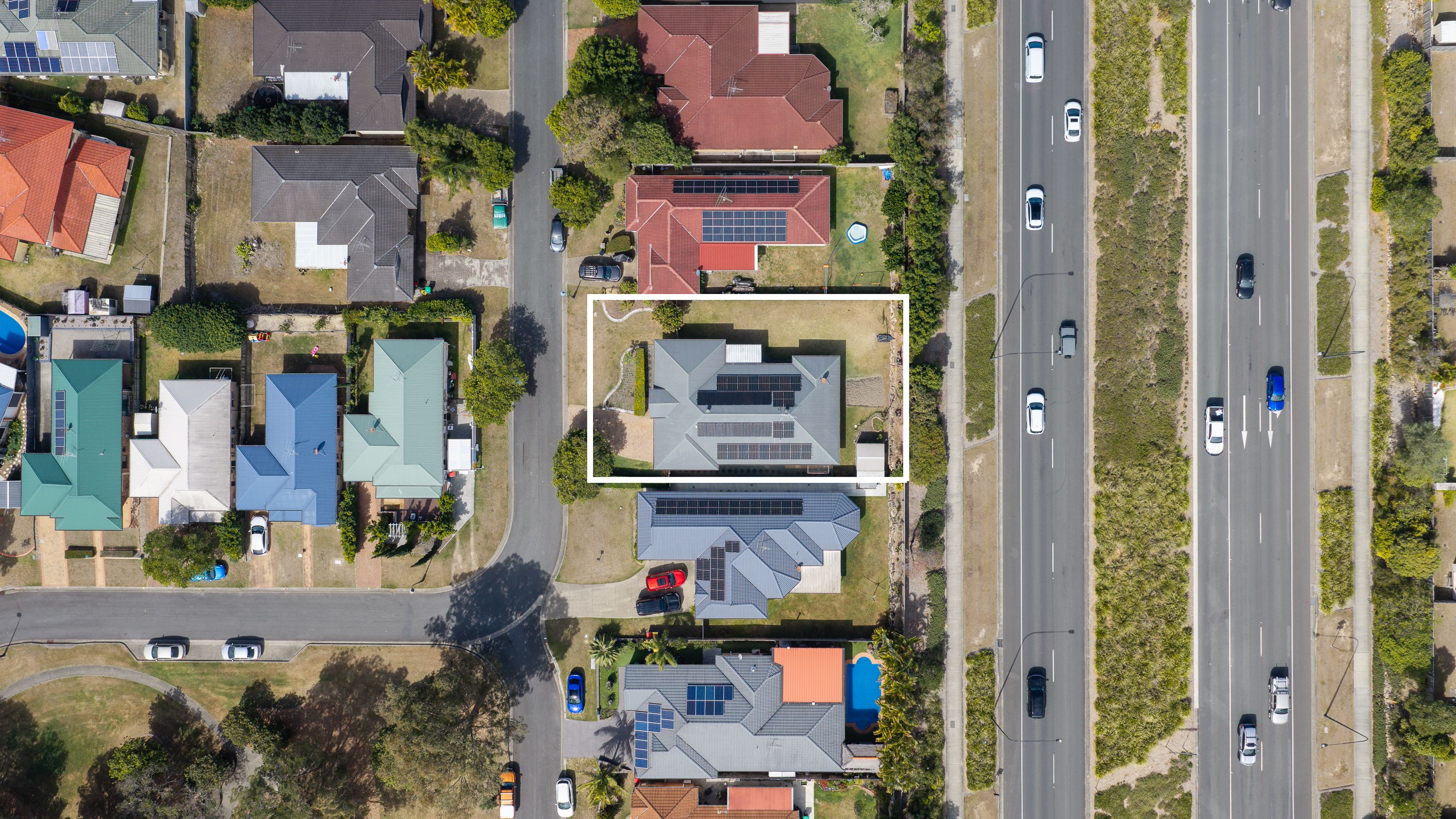 4 Whitfield Crescent — photo 22 of 24