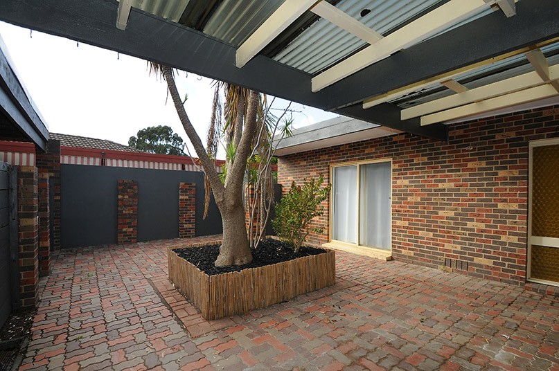 6 Carole Court, Cranbourne, VIC 3977