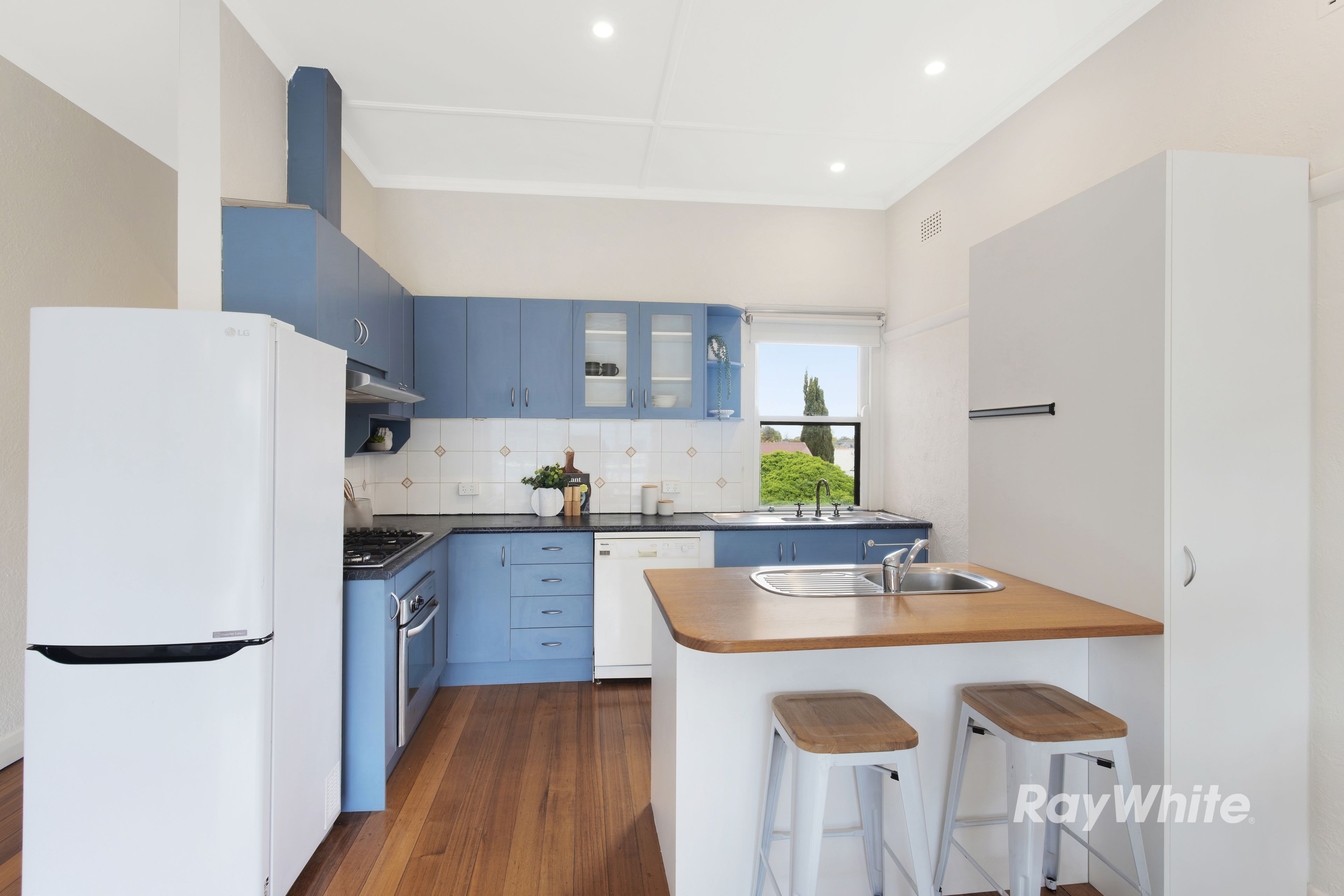 1/213 Balaclava Road — photo 3 of 8