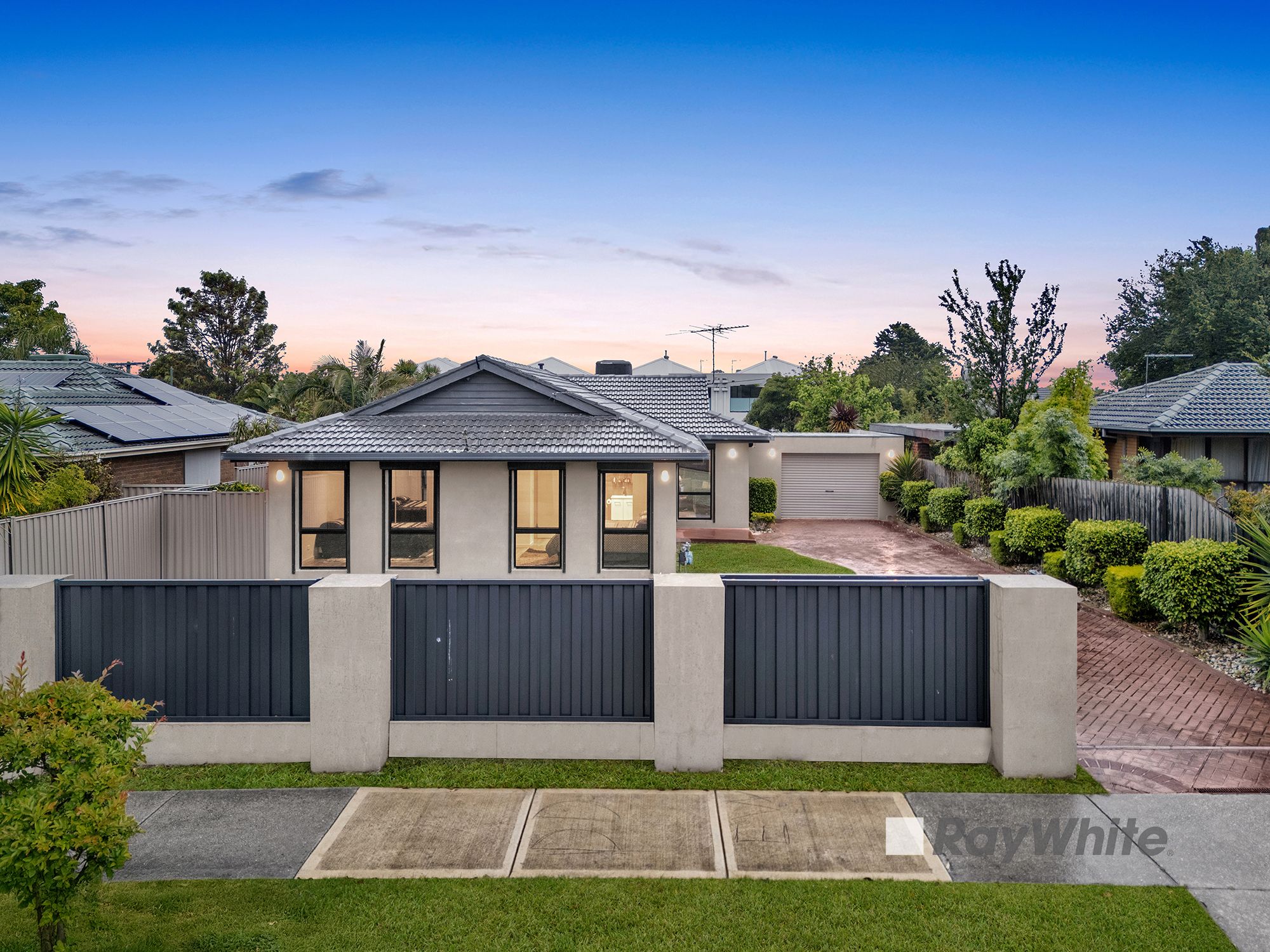 21 Meadow Wood Walk , Narre Warren VIC 3805
