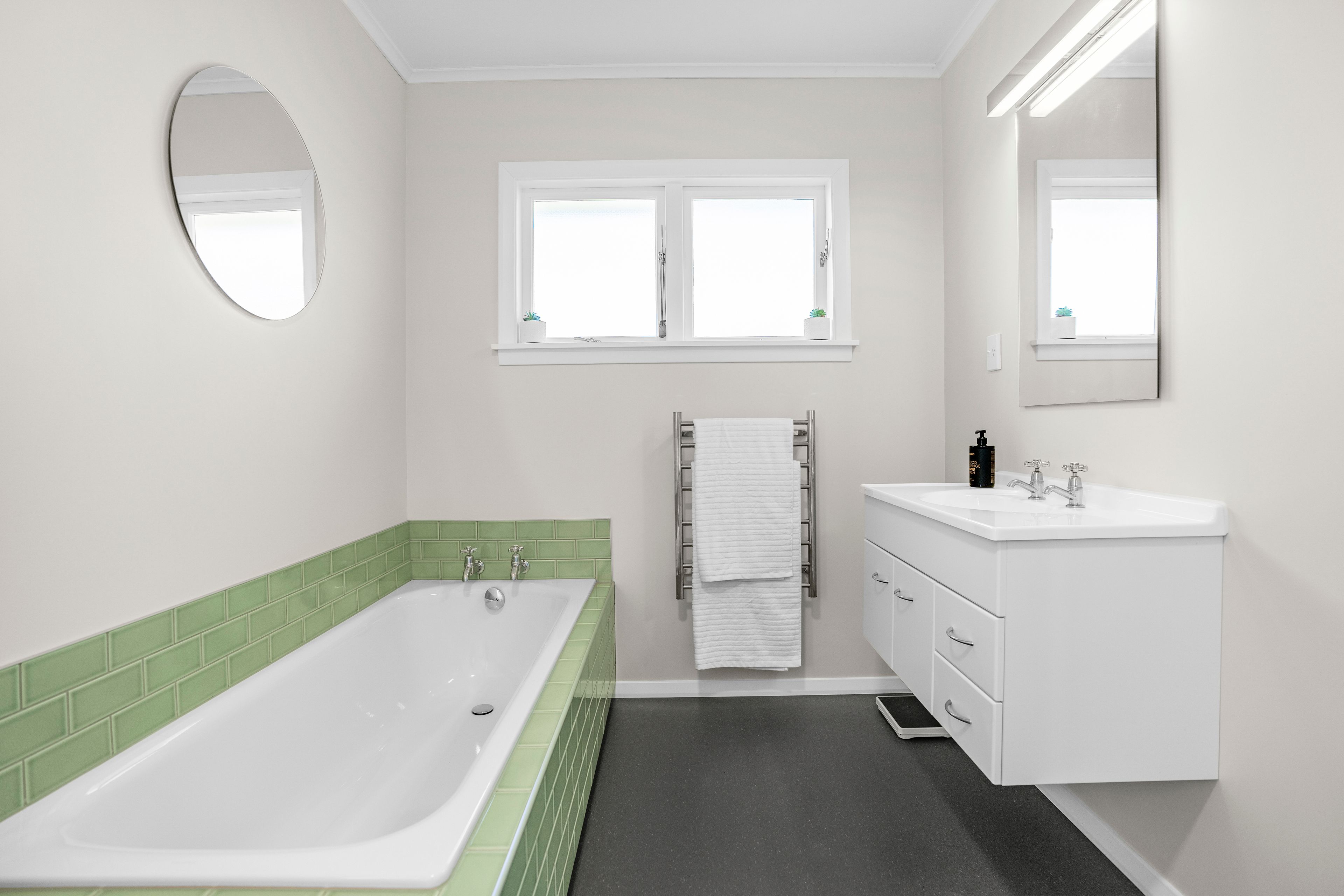 Photo 14 of 41 Sunbrae Drive, Silverstream, Upper Hutt