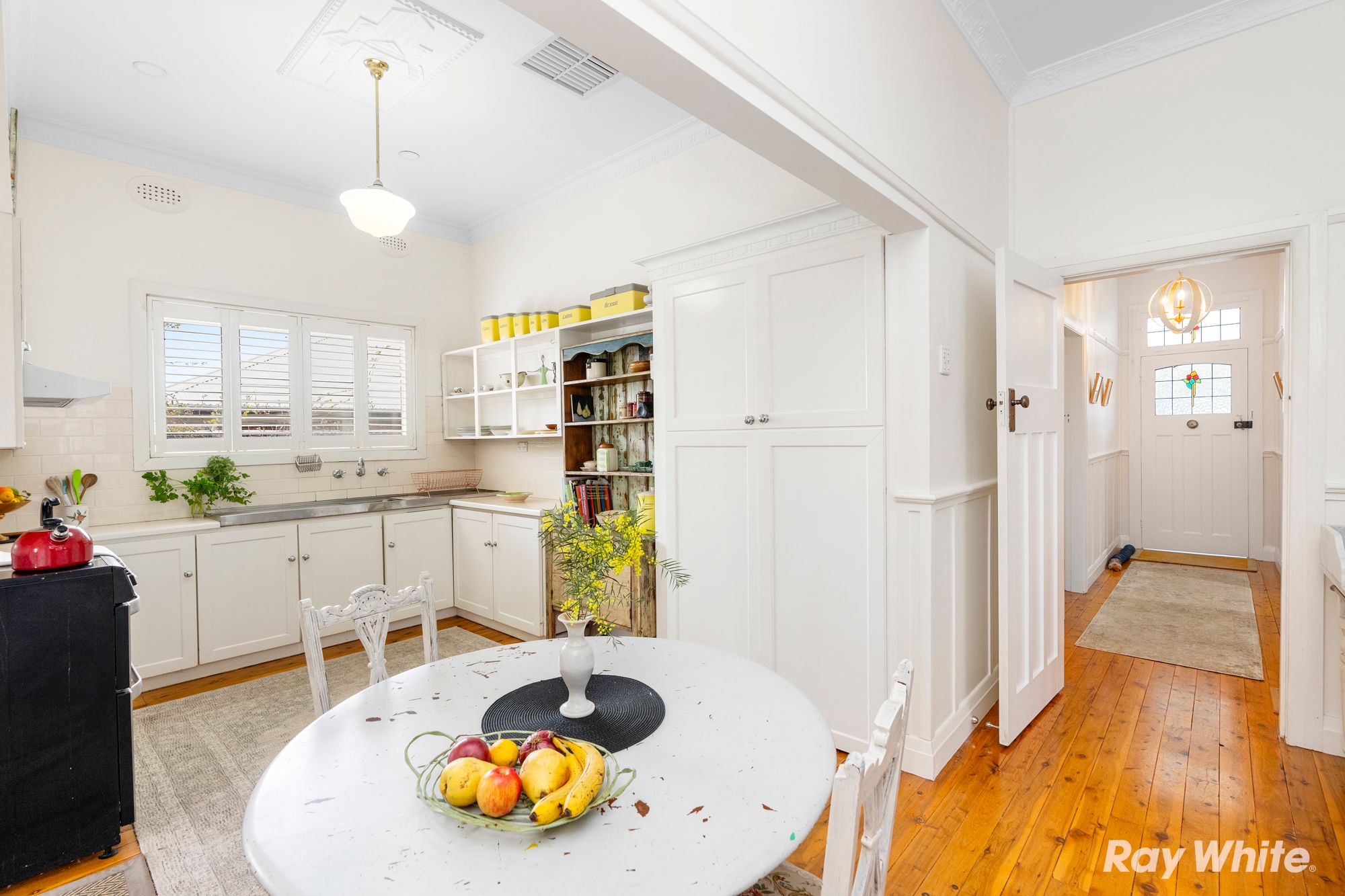 27 Grandview Avenue — photo 7 of 24