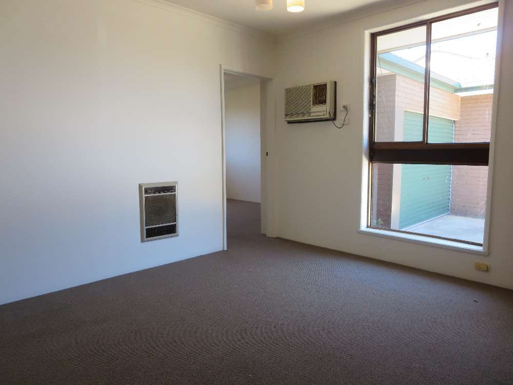 2/311 Moore Street, Lavington, NSW 2641