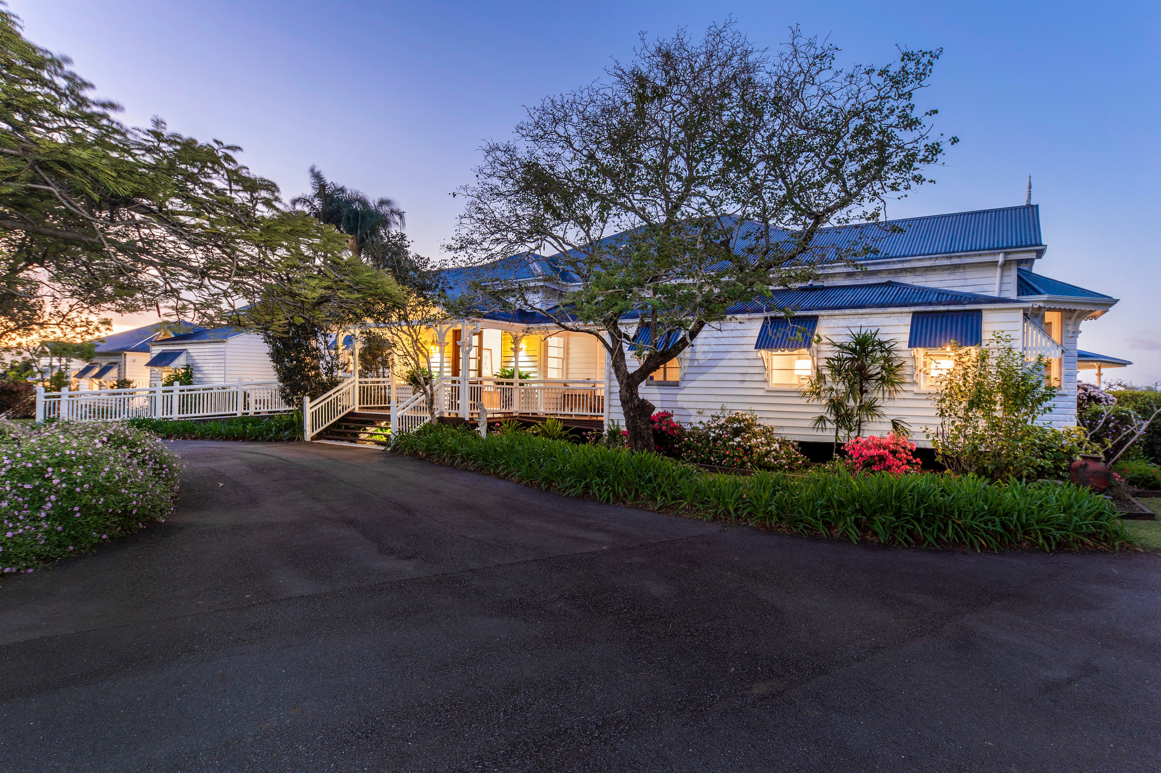 906 Jarema Drive 'The Jabiru Homestead', Mudgeeraba, QLD 4213