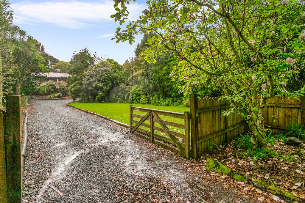 14 Bush Road, Waiatarua, Waitakere City