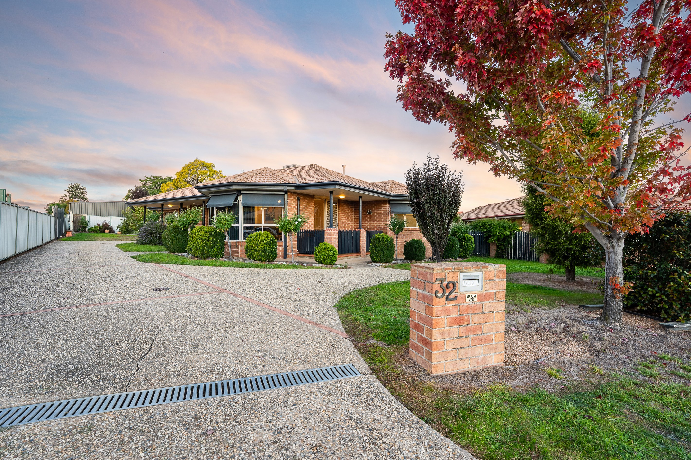 2/32 Amalfi Drive, Lavington, NSW 2641