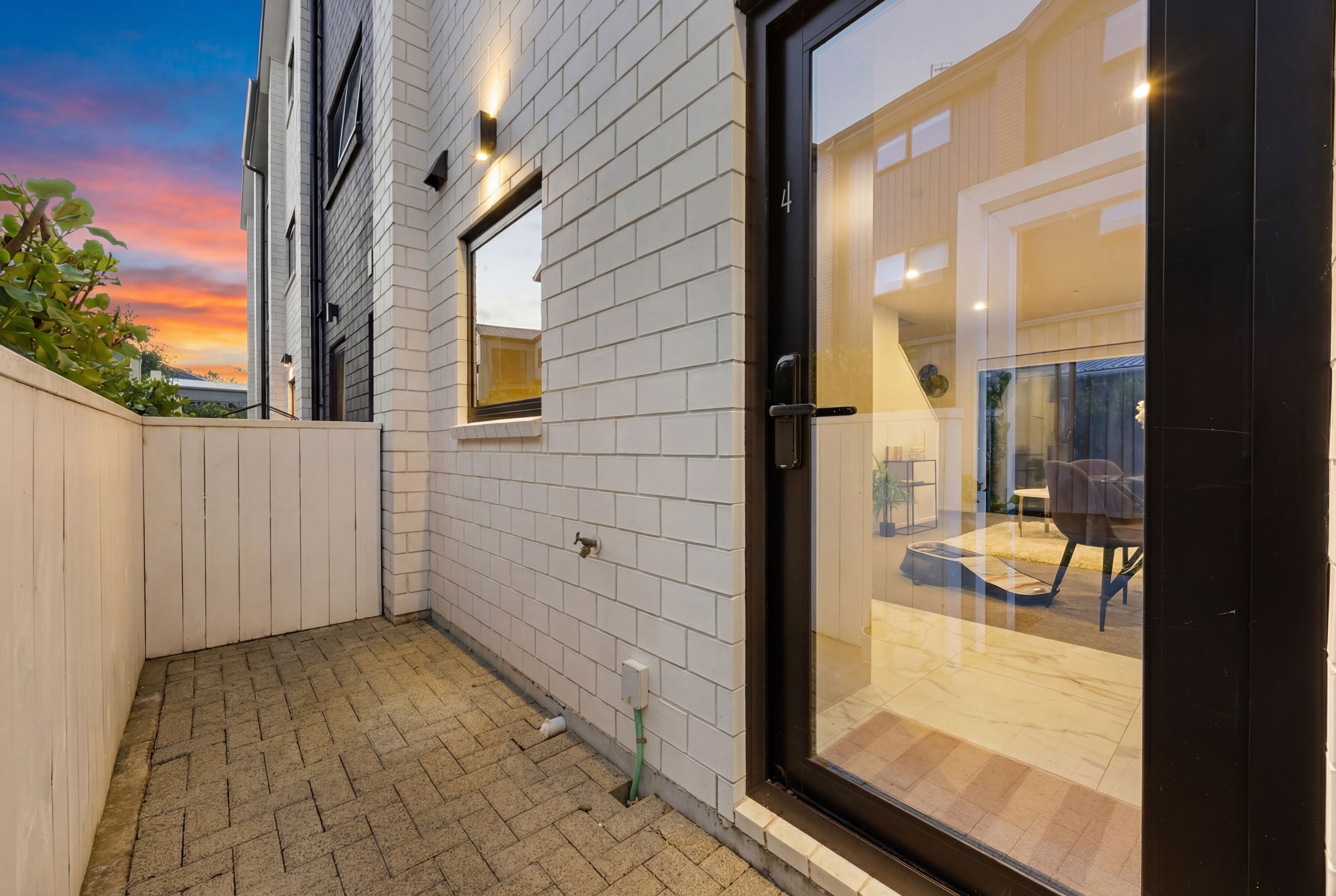 4/14 Wilsher Crescent, Henderson, Waitakere City