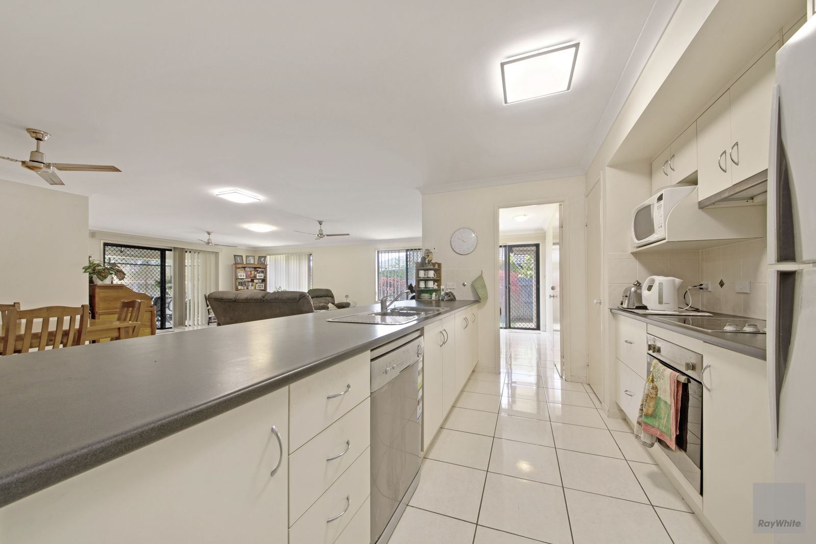 63 Bottlebrush Drive, Lammermoor, QLD 4703
