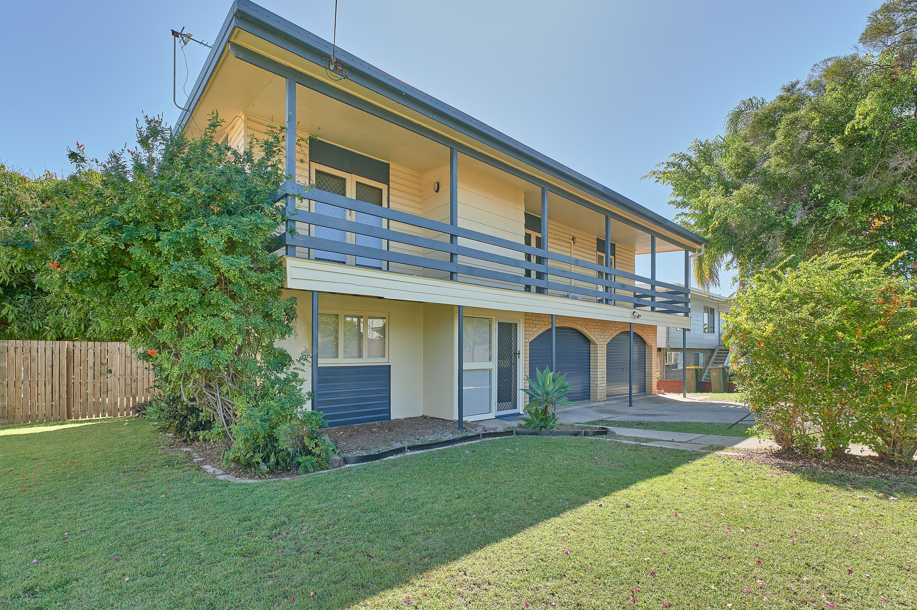 17 Campbell Street, Clinton, QLD 4680
