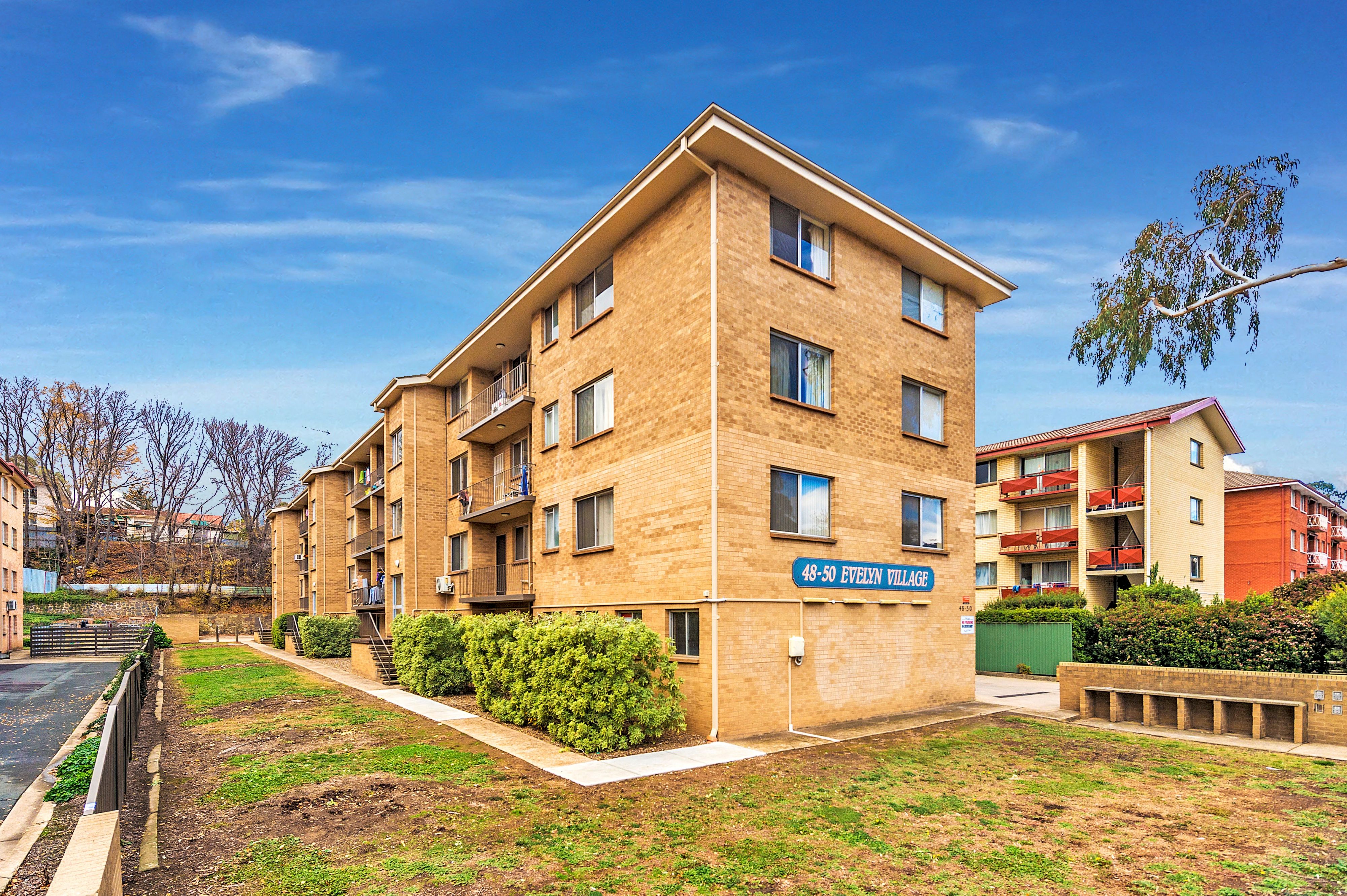48-50 Trinculo Place, Queanbeyan NSW 2620