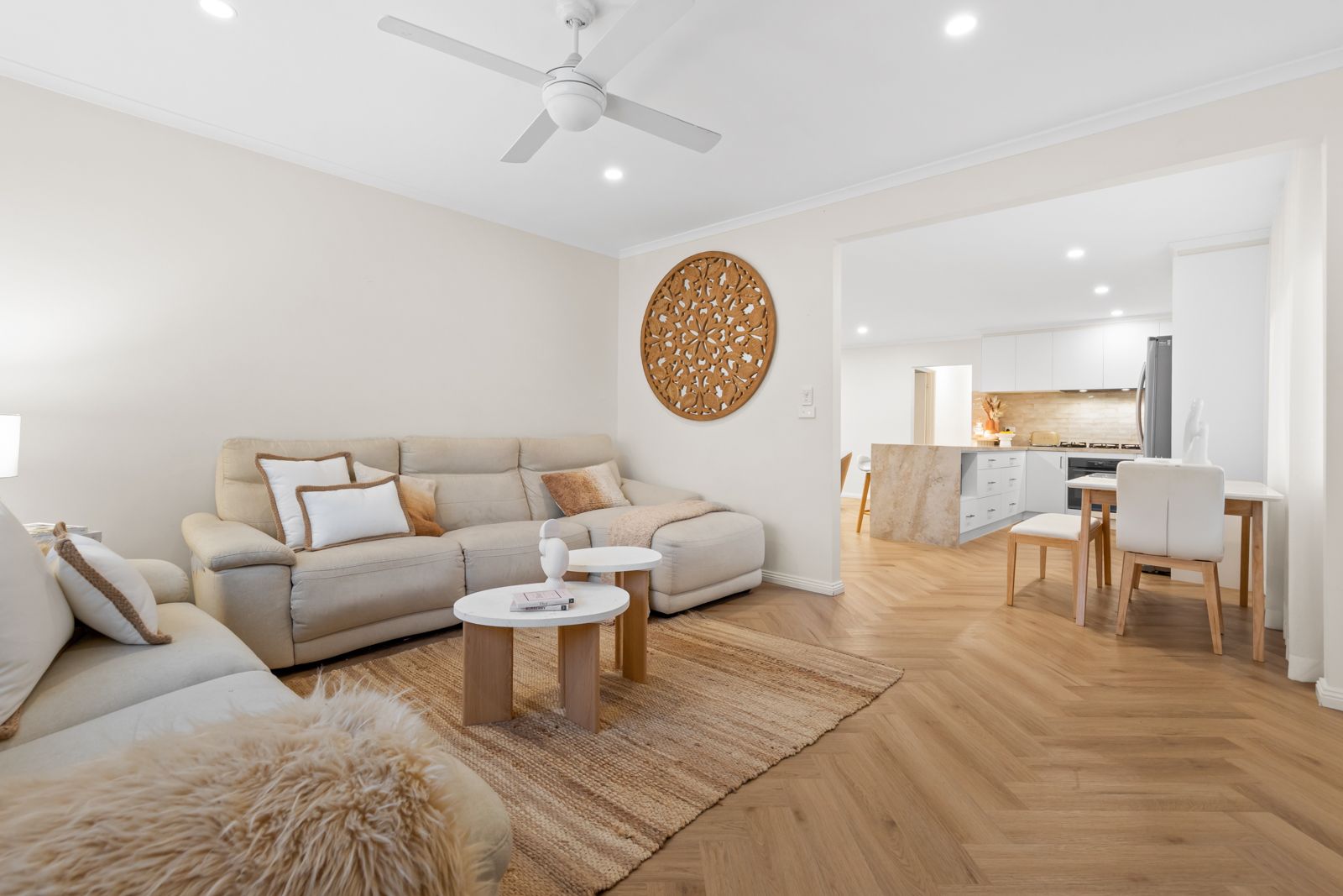 4 Jonathan Avenue, Burwood East, VIC 3151