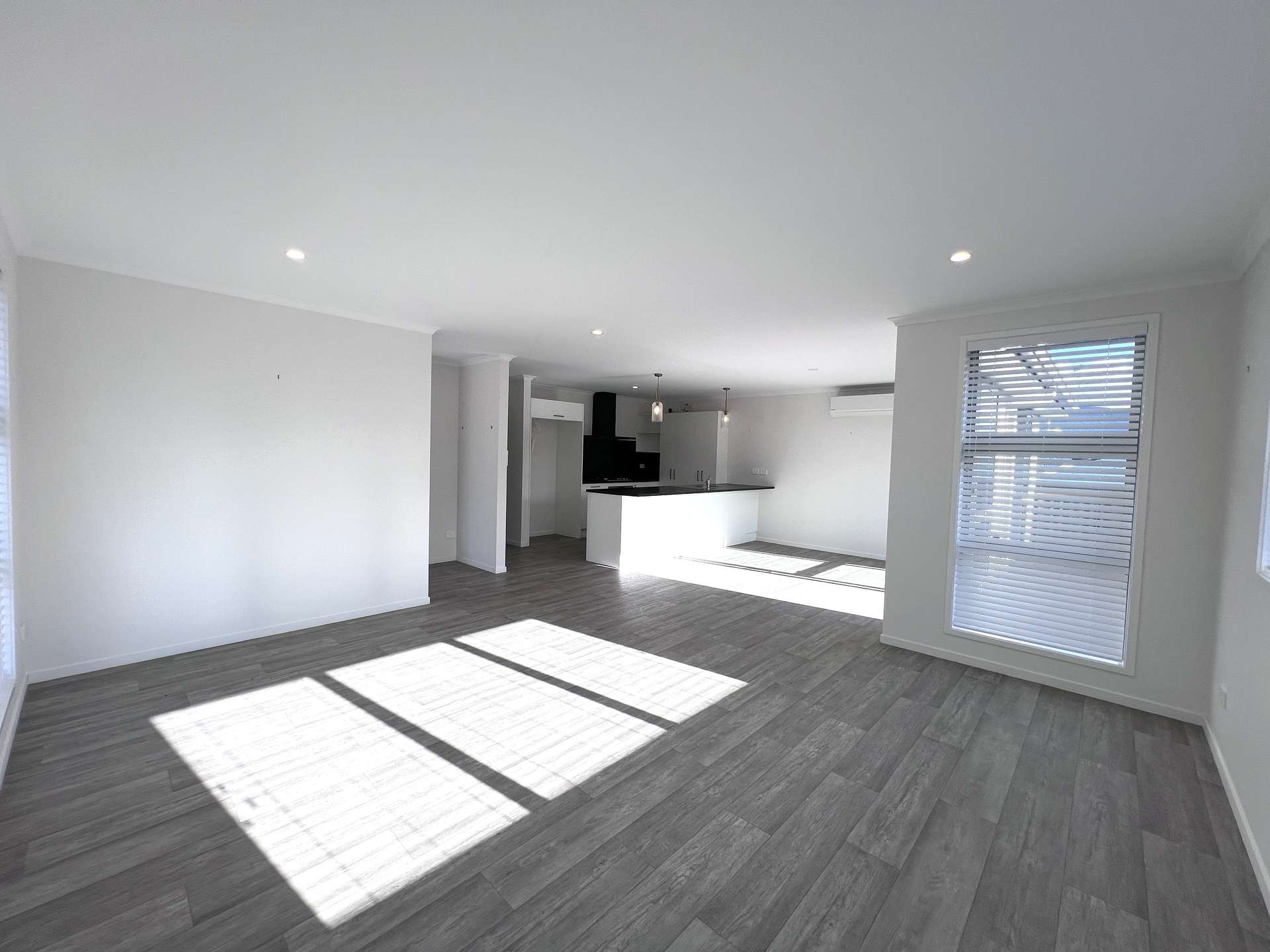 11B Humber Crescent photo 1
