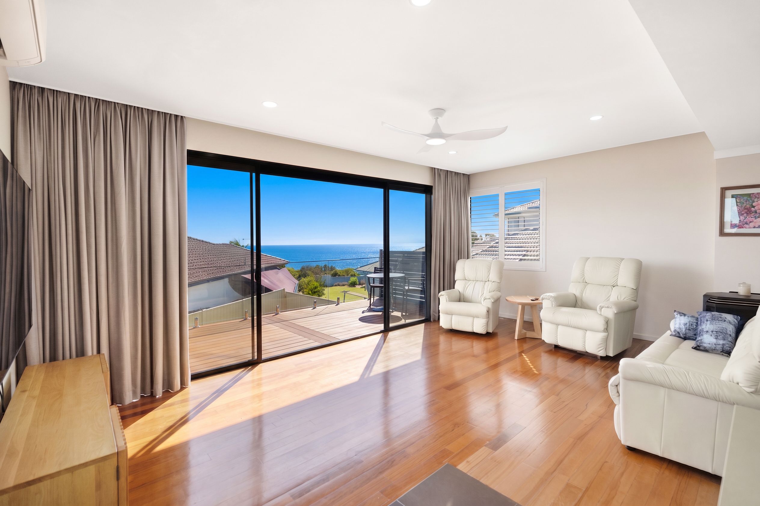 4 Dylan Court, Sandstone Point, QLD 4511