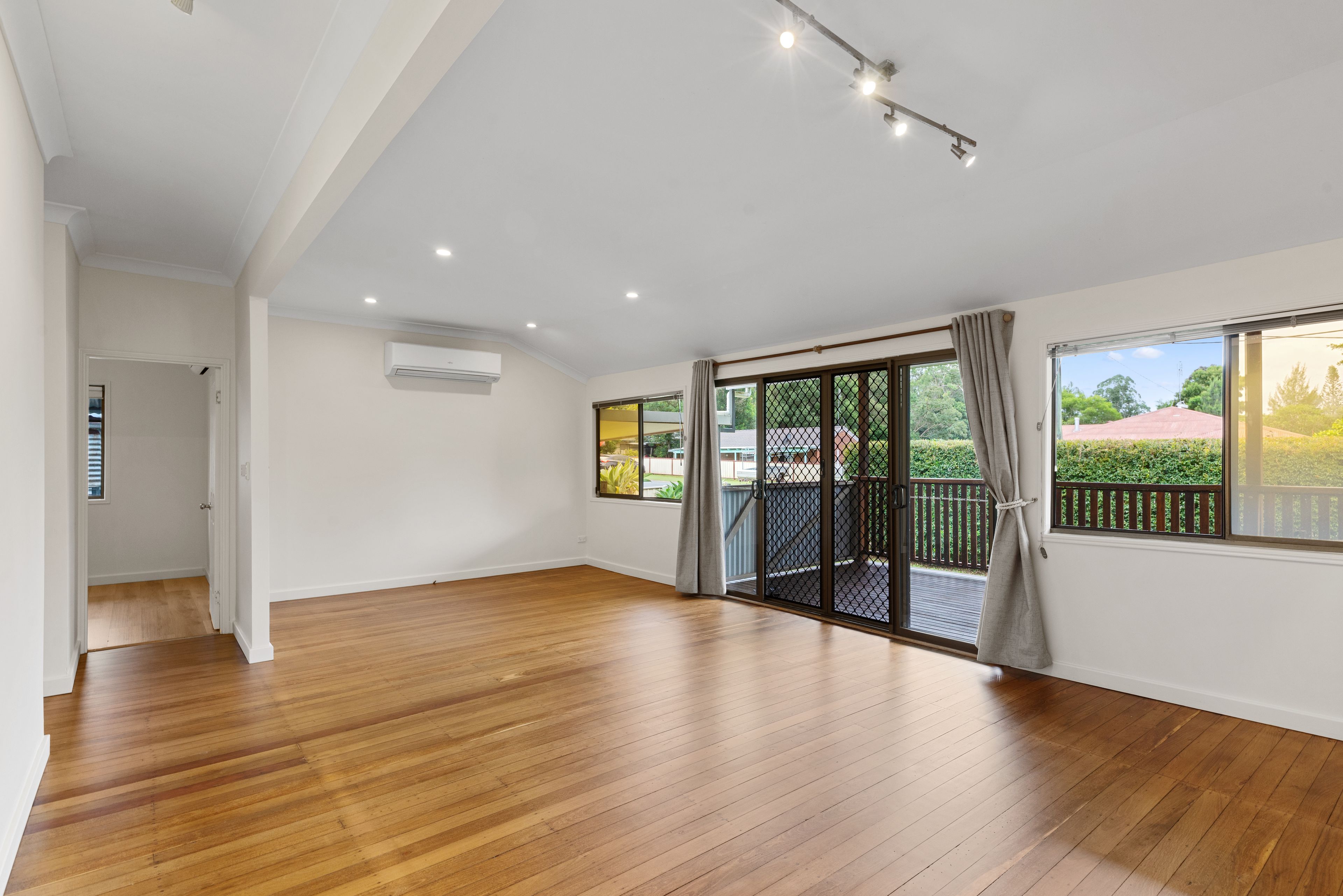 17 Elizabeth Street, Cooran, QLD 4569