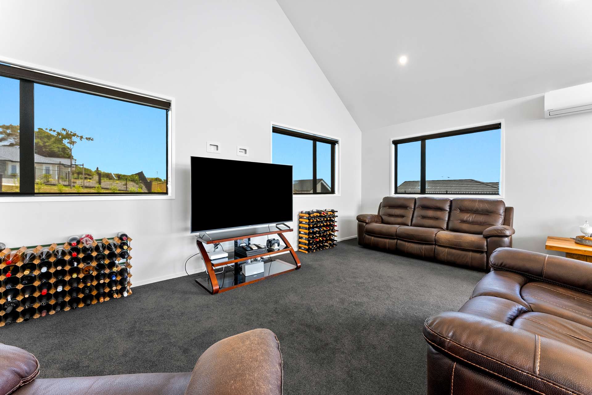 5 Kerr Crescent photo 12