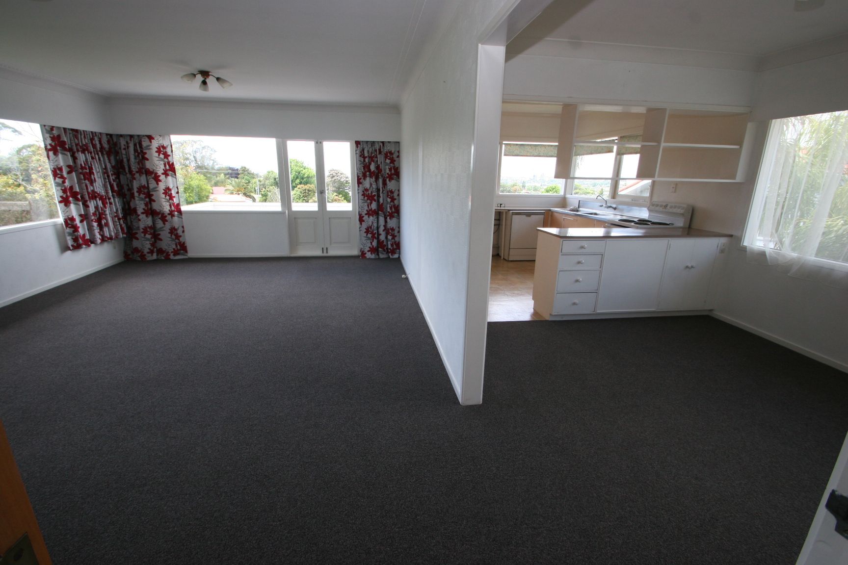 8 Grenada Avenue, Forrest Hill, North Shore City