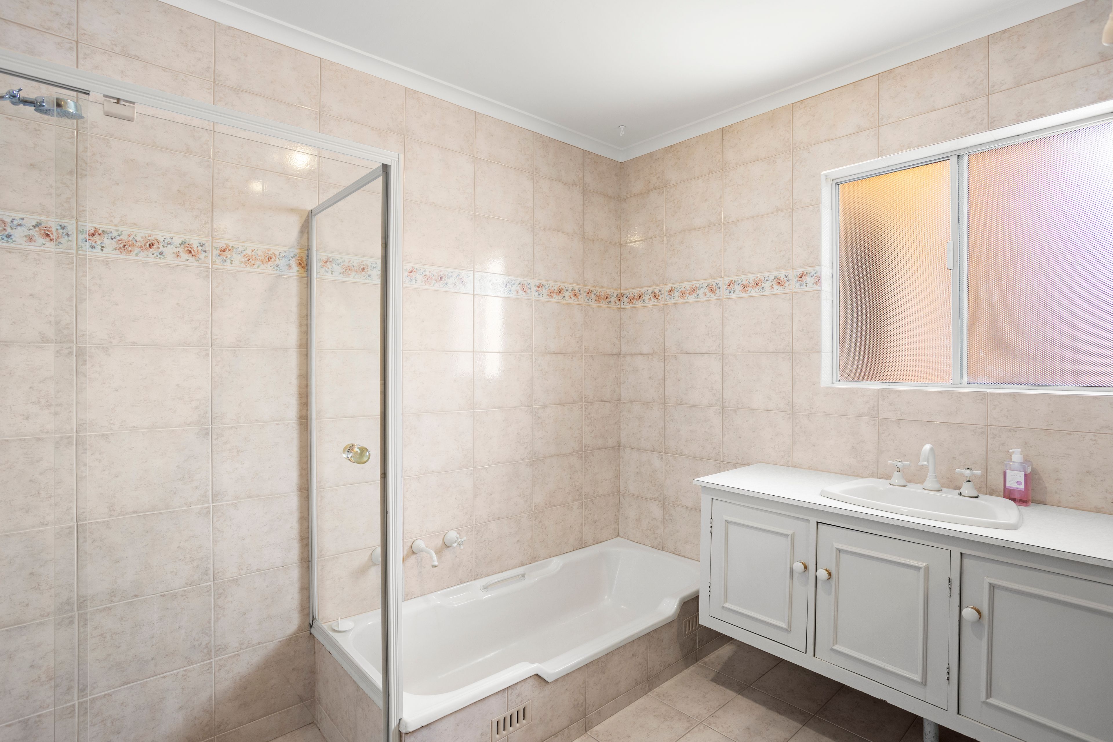 8 Cambridge Avenue — photo 19 of 26