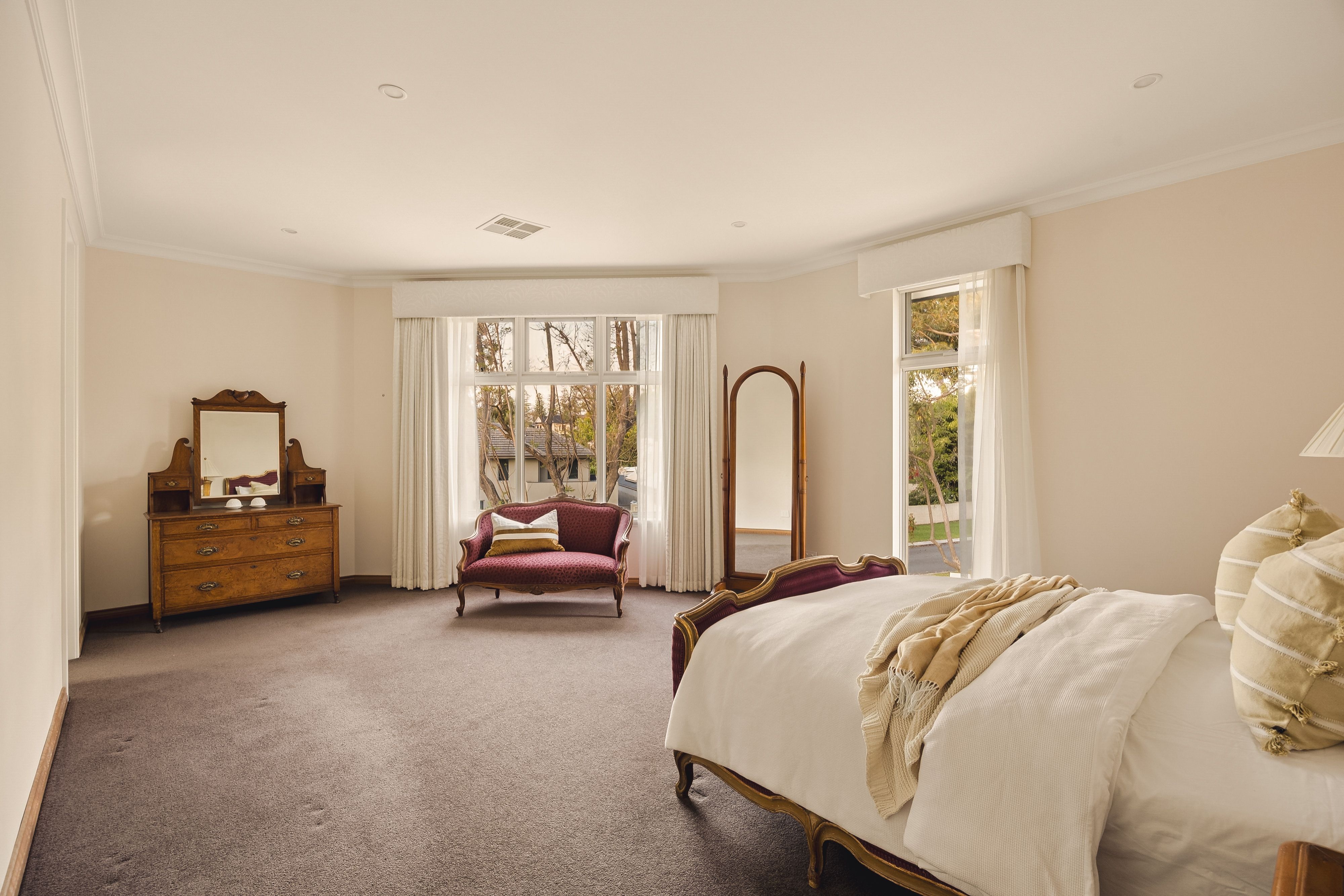89 Birdwood Parade — photo 15 of 29