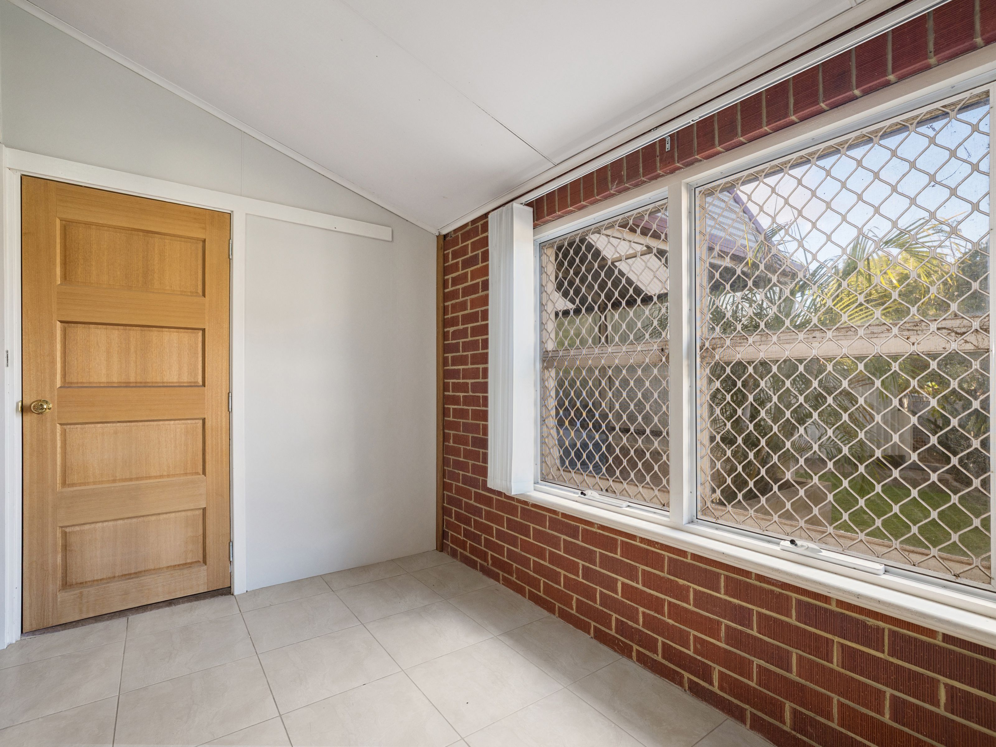 16 Whittlesford Street — photo 22 of 30