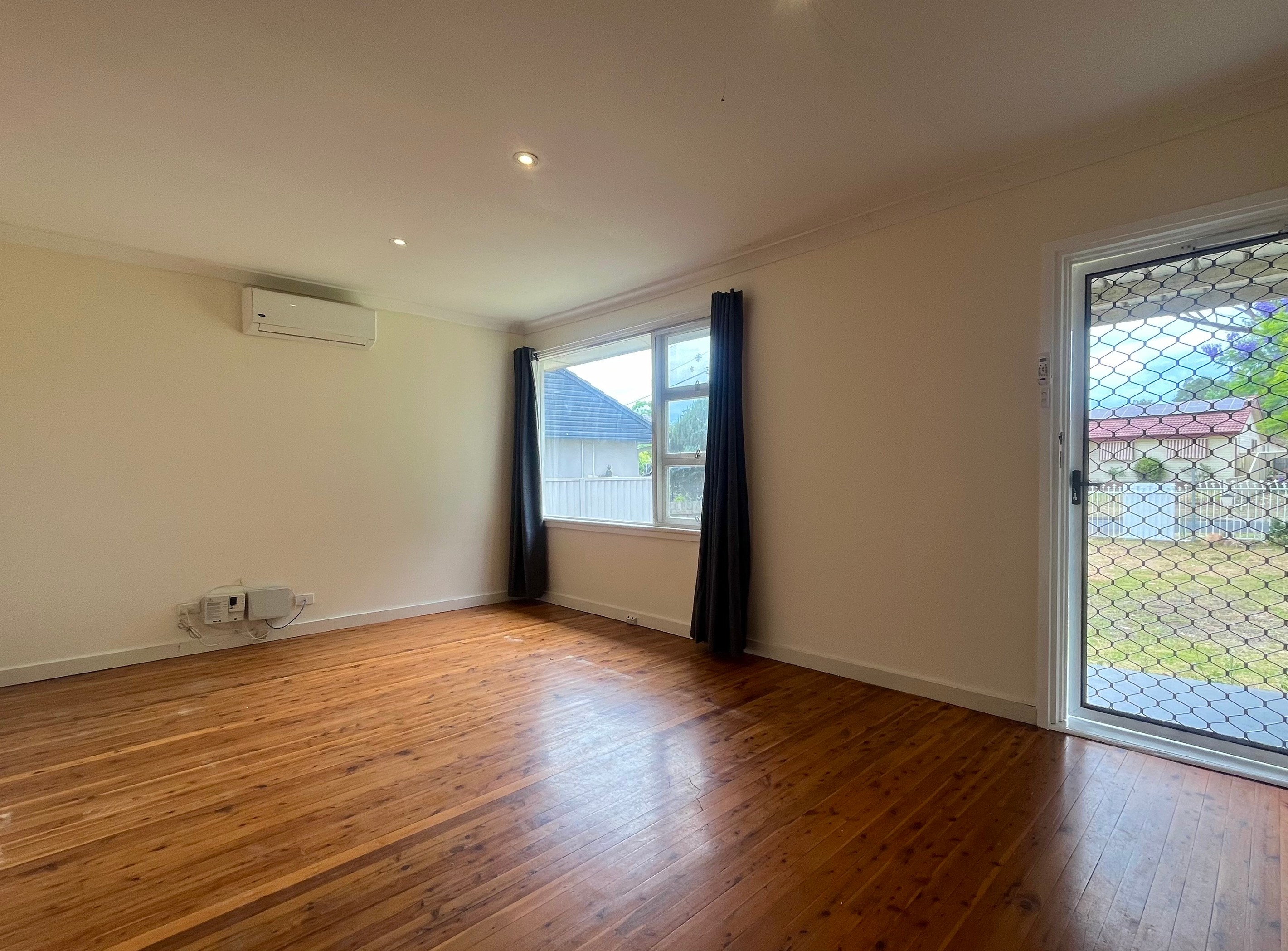 37 Brudenell Avenue, Leumeah, NSW 2560