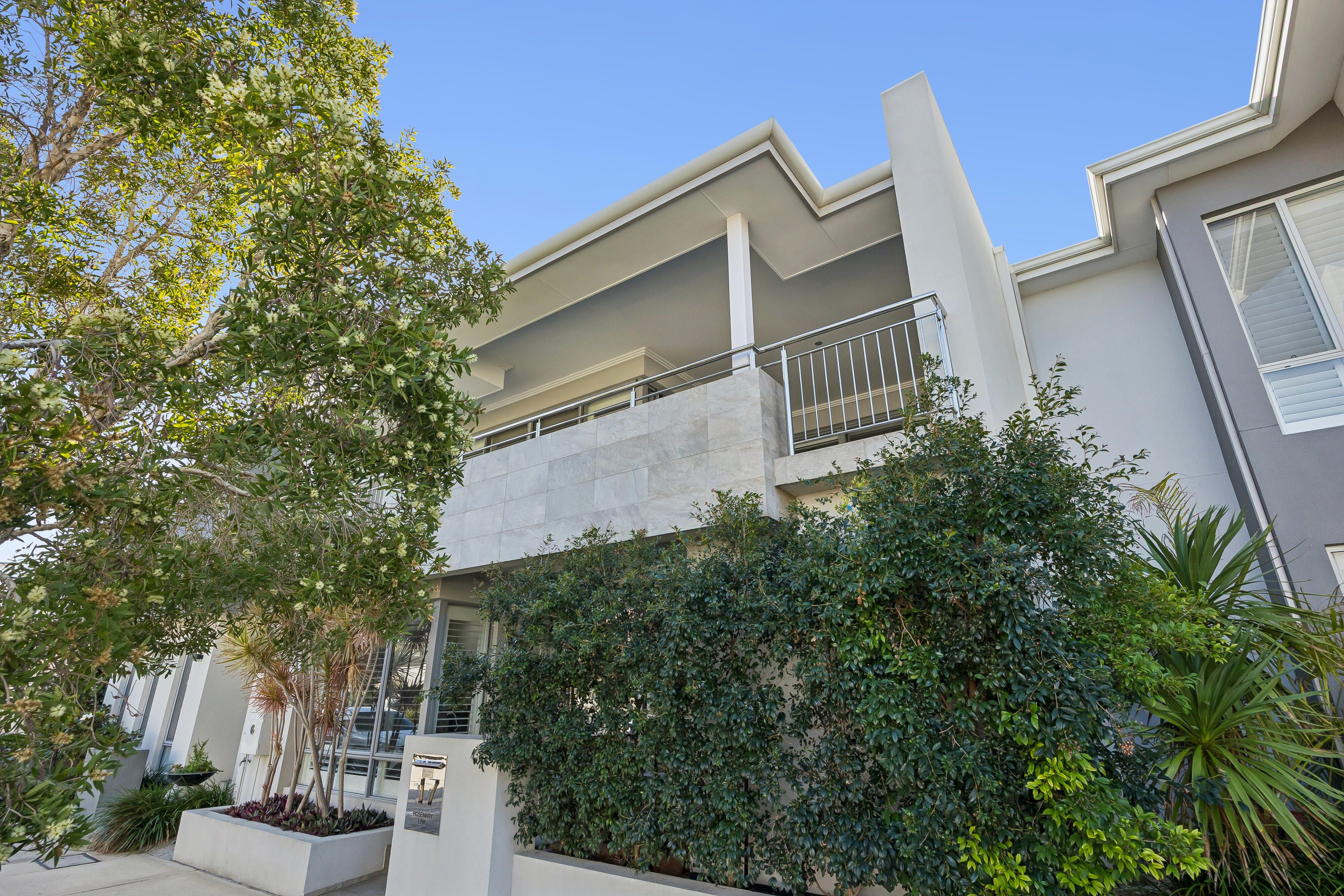 17 Rosemary Link, North Coogee, WA 6163