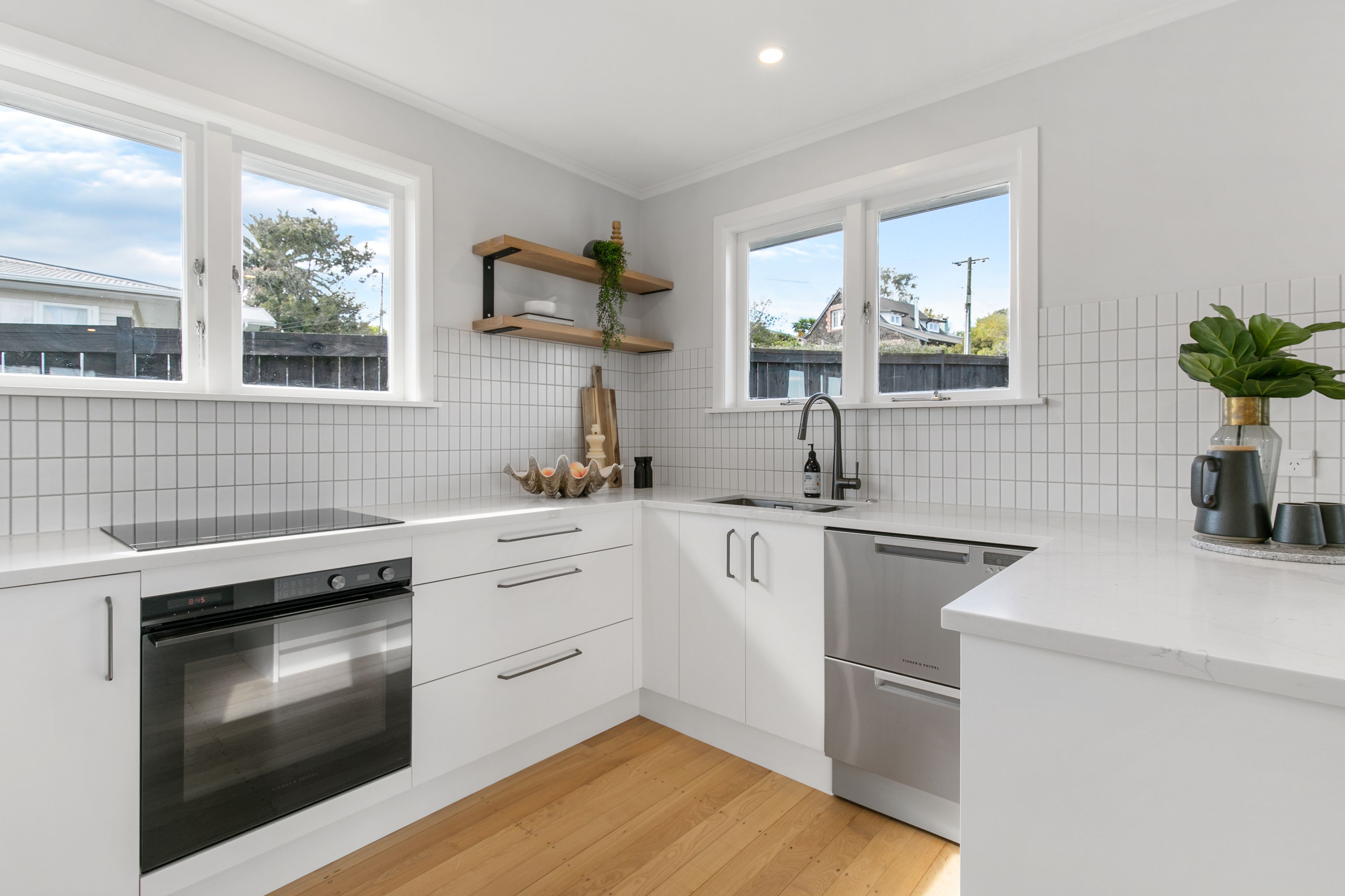 1/11 Aeroview Drive, Beach Haven, North Shore City