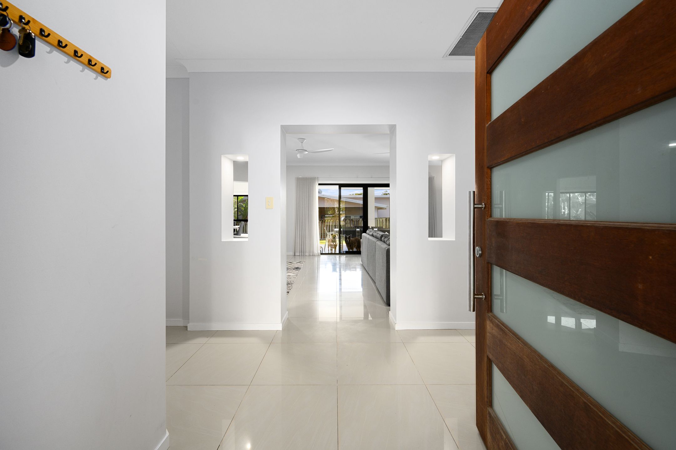 19 Peregrine Crescent — photo 2 of 24