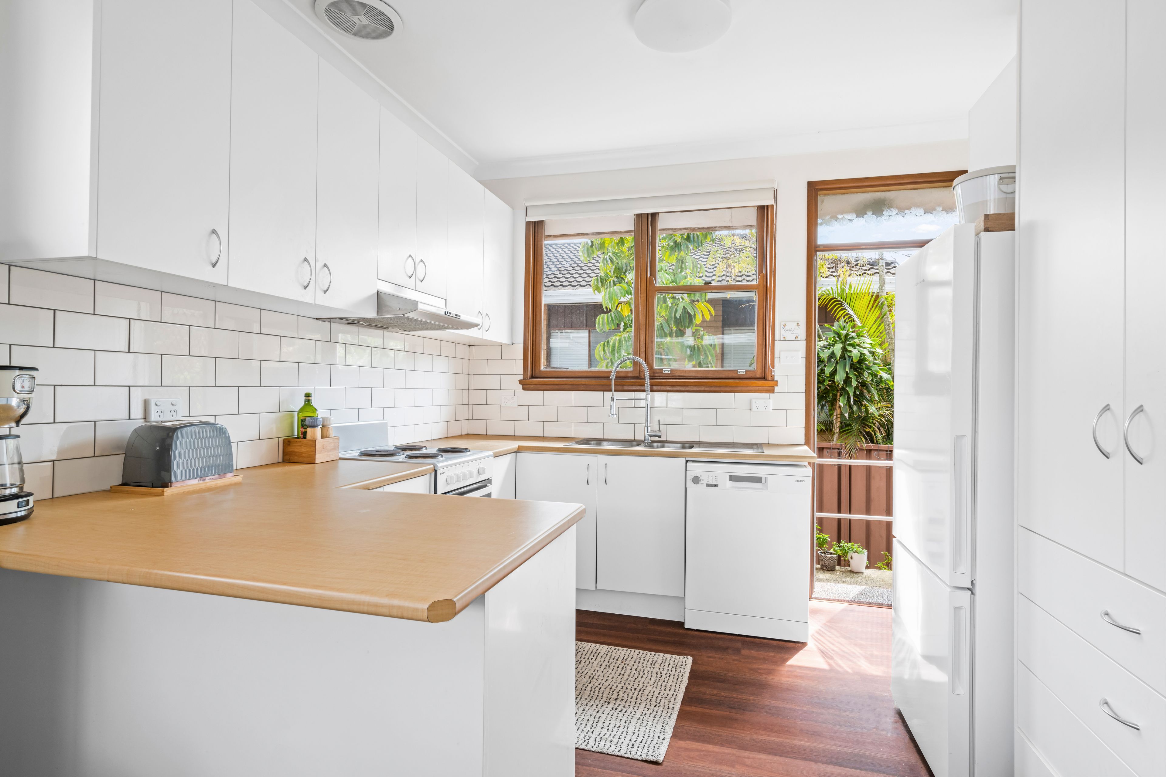 6/74-76 Alfred Street — photo 3 of 6