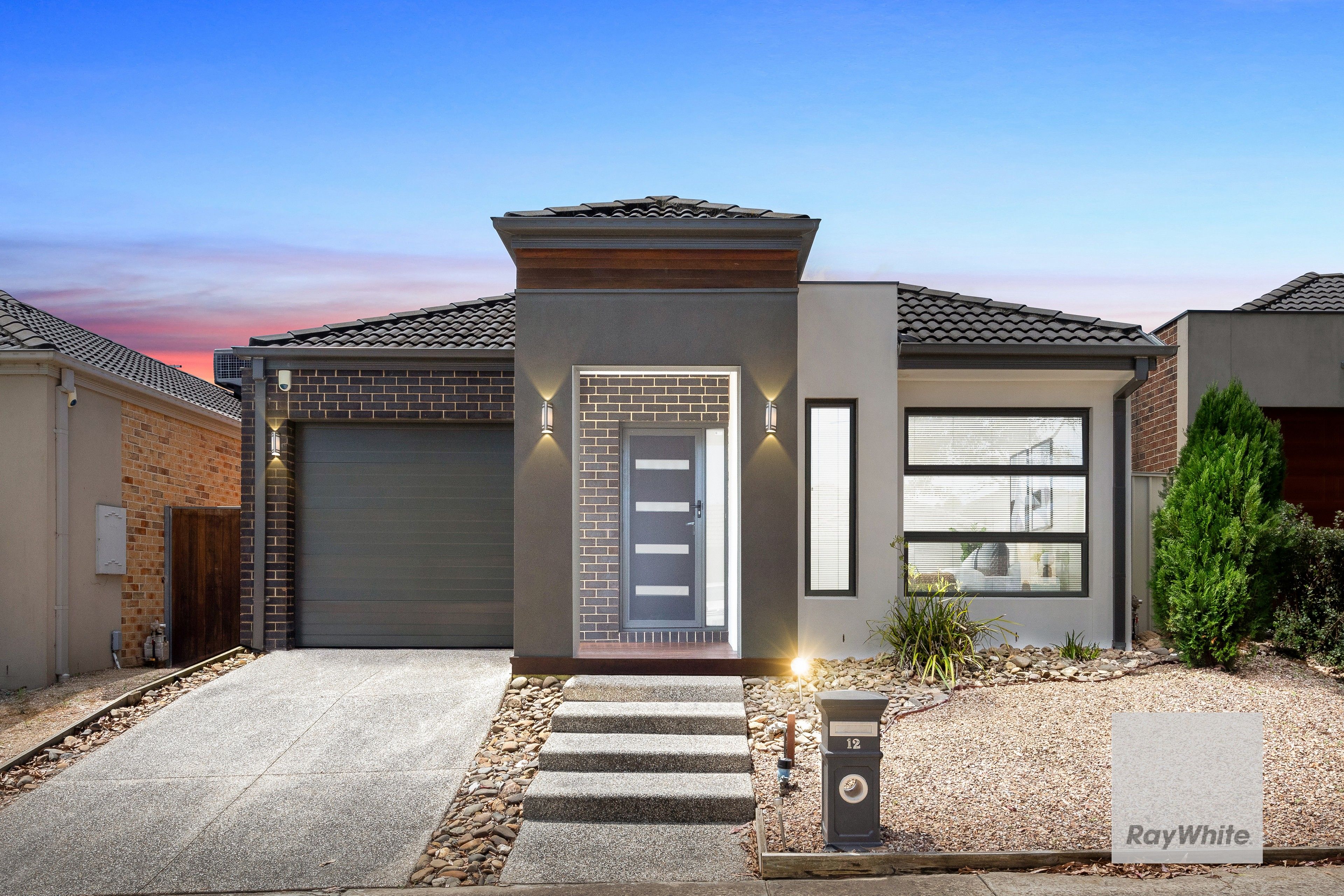 12 Barrington Circuit, Caroline Springs VIC 3023