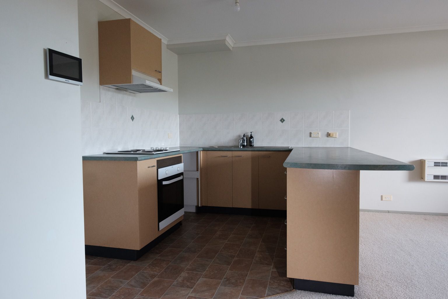 25/9-15 Oxley Street — photo 3 of 10