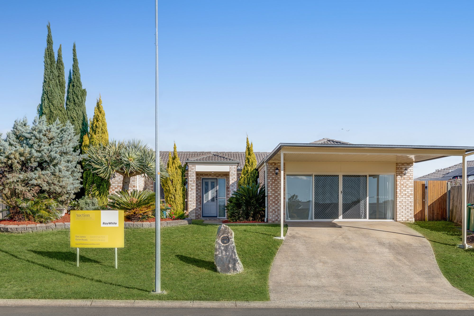 18 Sunset Drive, Glenvale QLD 4350
