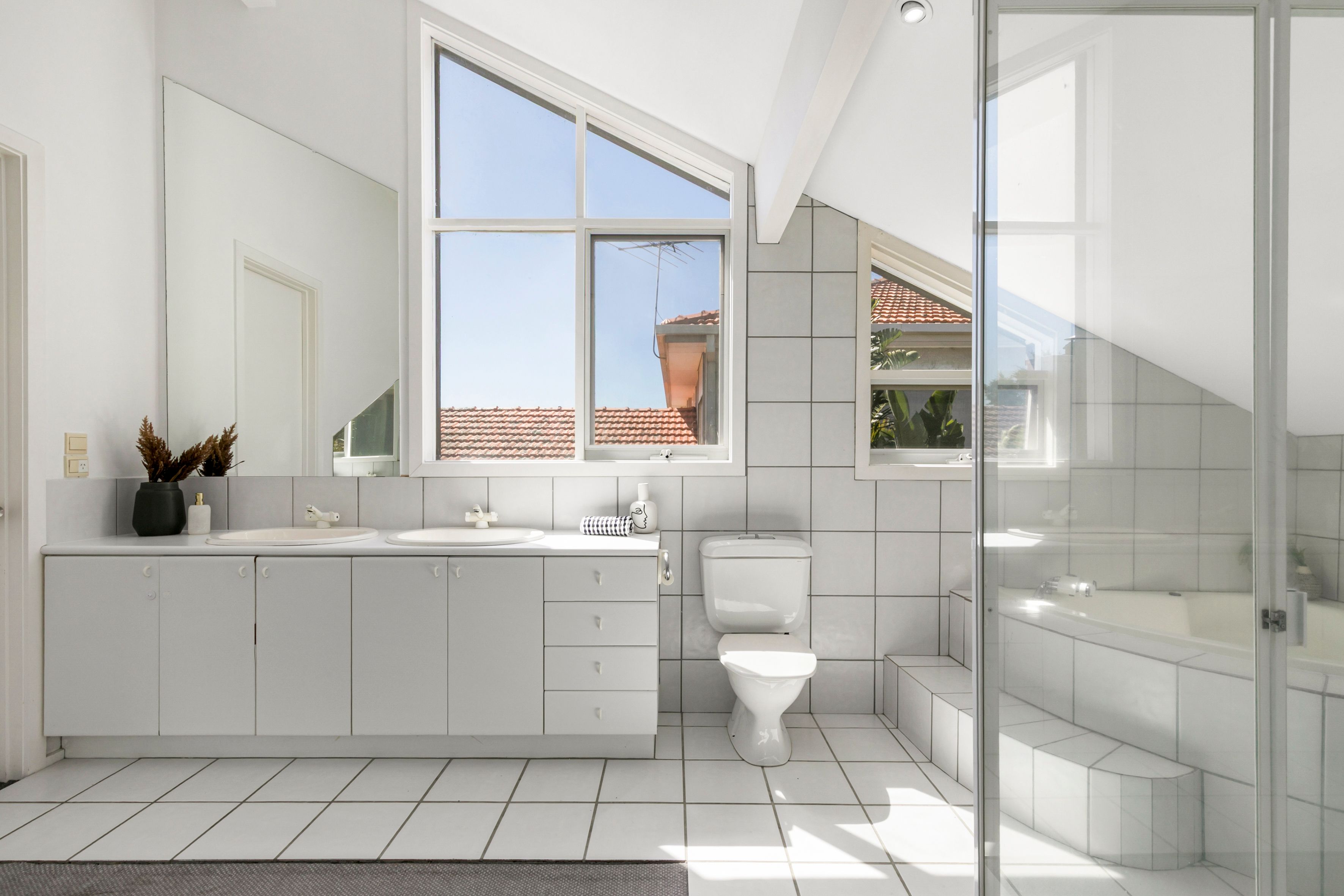 22 Normanby Drive — photo 13 of 15