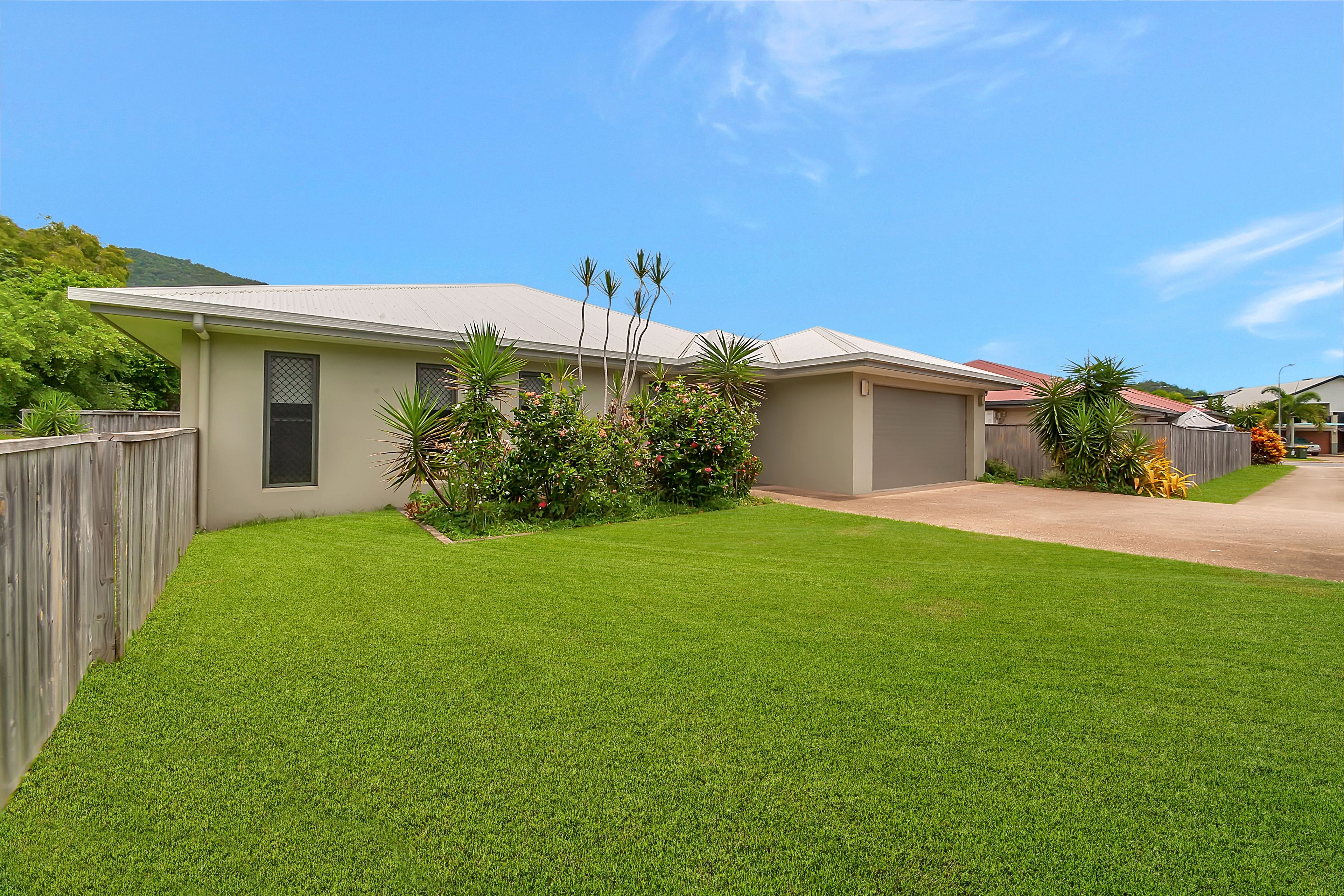 Smithfield, QLD 4878