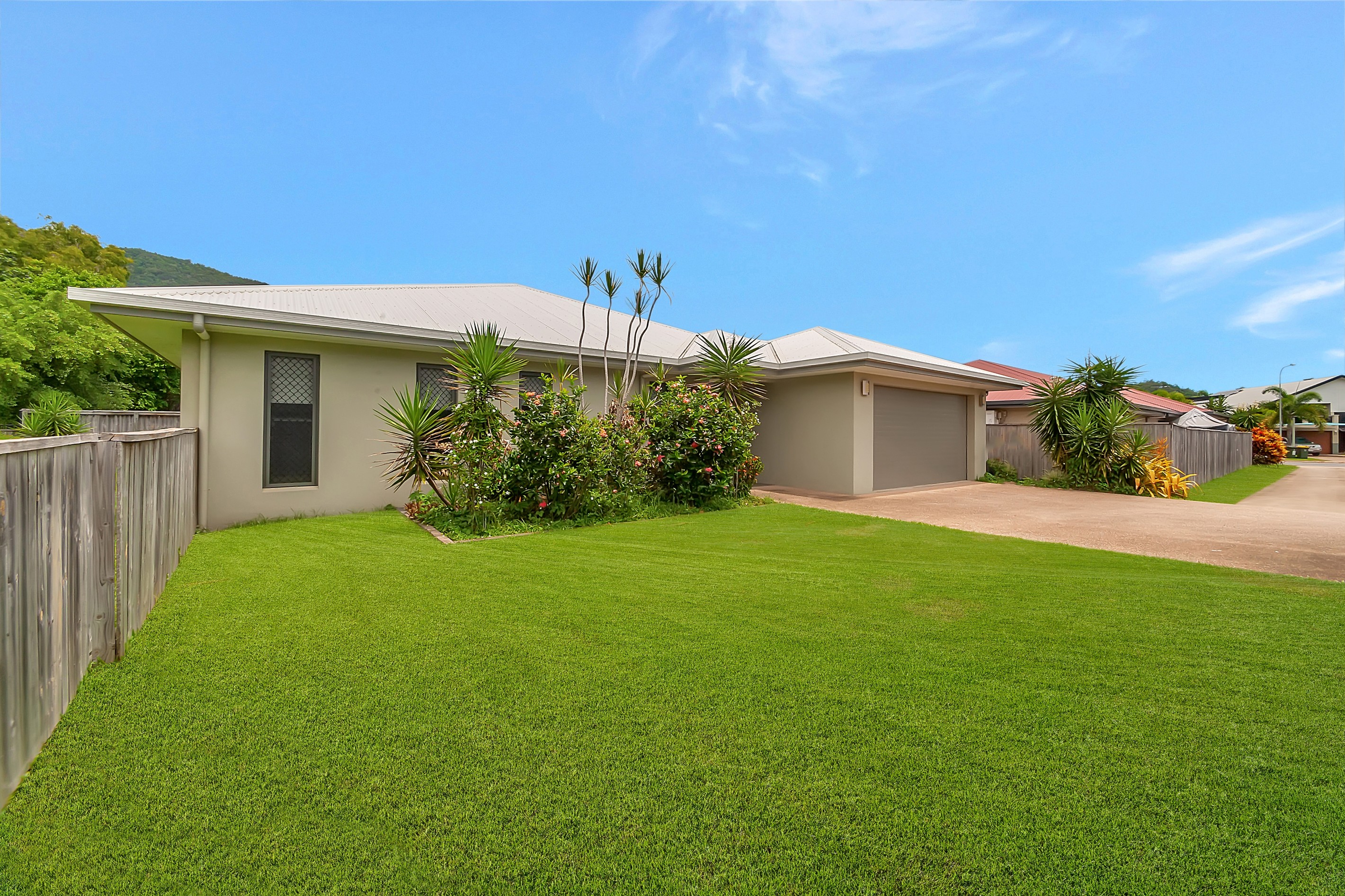 Smithfield, QLD 4878