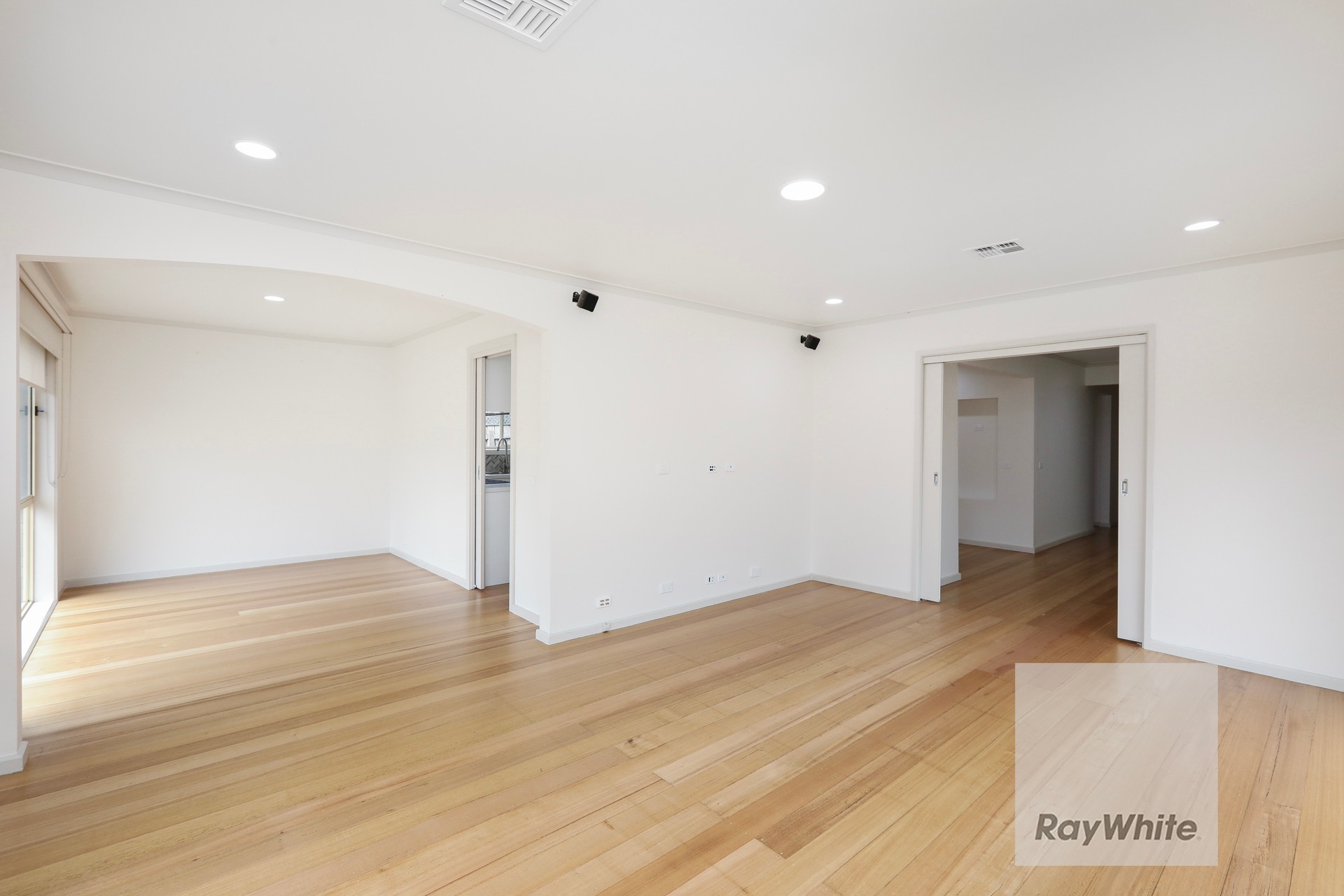 8 Castleton Court, Gladstone Park, VIC 3043