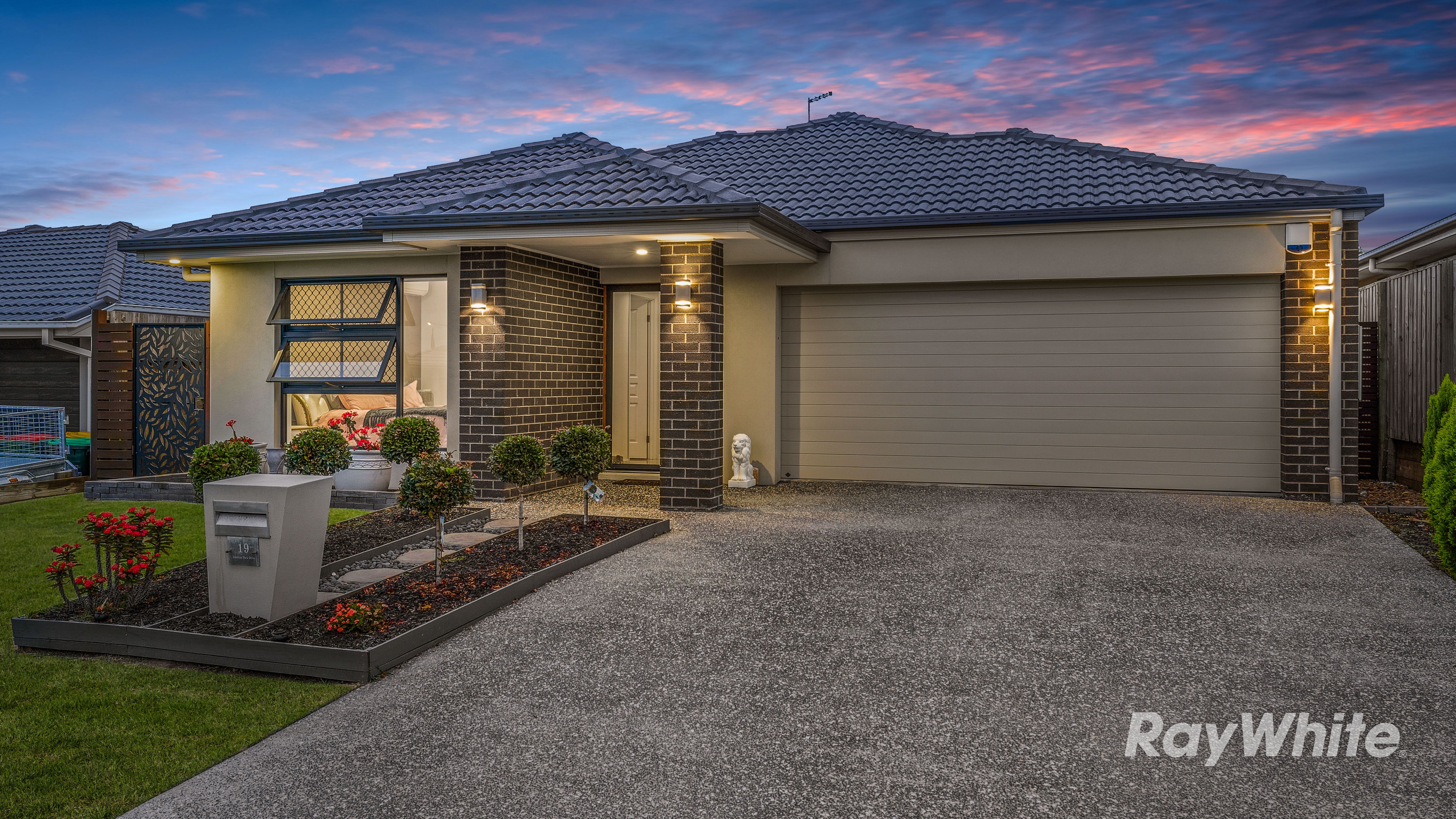 19 Allerton Park Drive, Park Ridge, QLD 4125