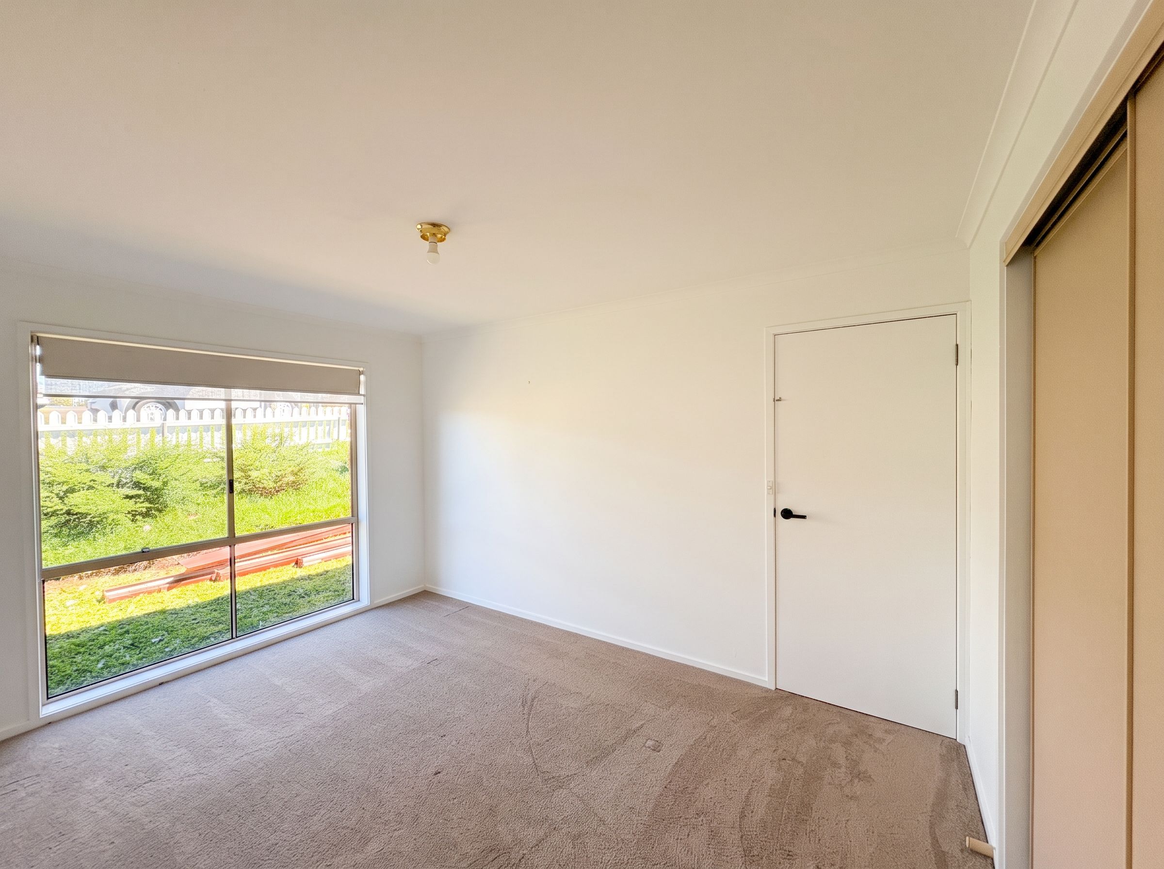 38 Laverock Road — photo 6 of 9