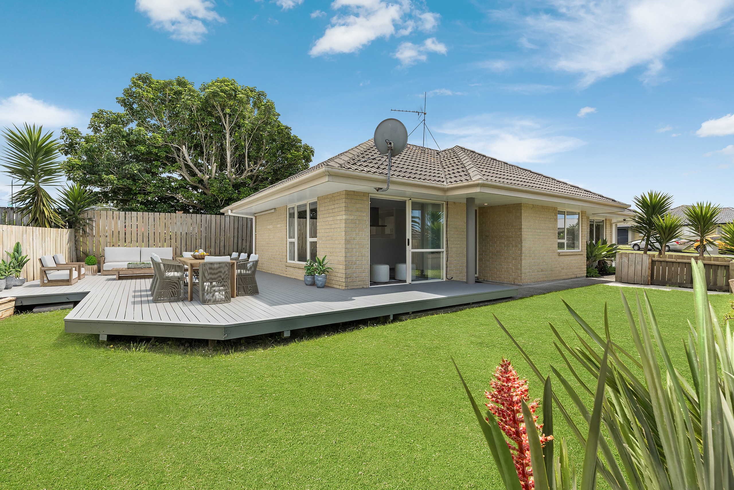 11 Legacy Drive, Henderson, Waitakere City