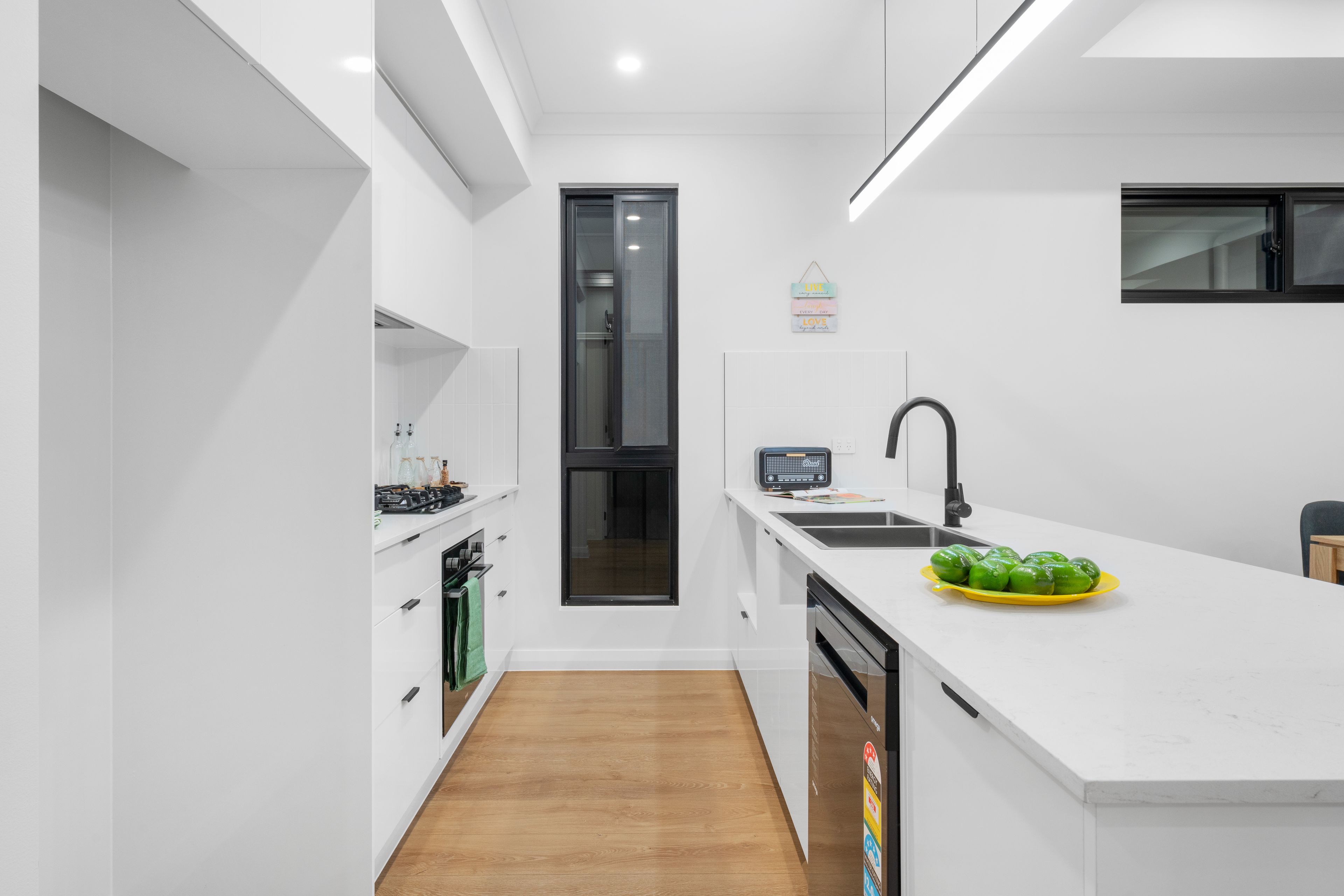 29 Guildford Street — photo 4 of 27