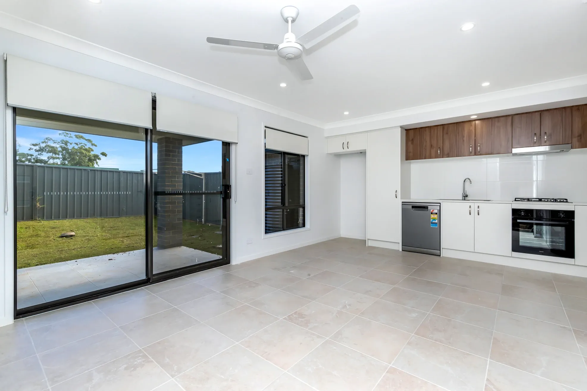 8b Dairyman Drive — photo 3 of 9