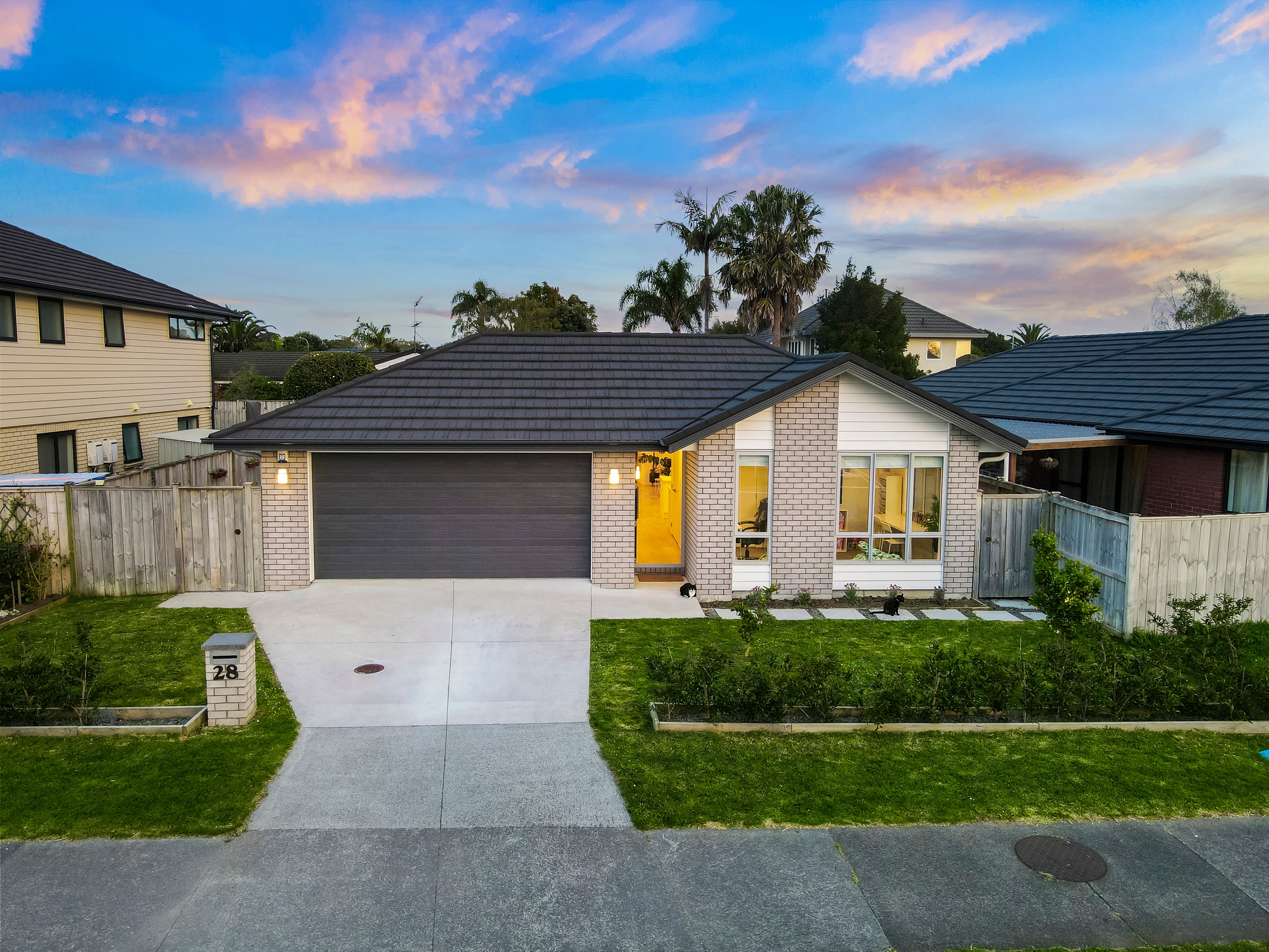 28 Waituarua Drive, Conifer Grove, Manukau City