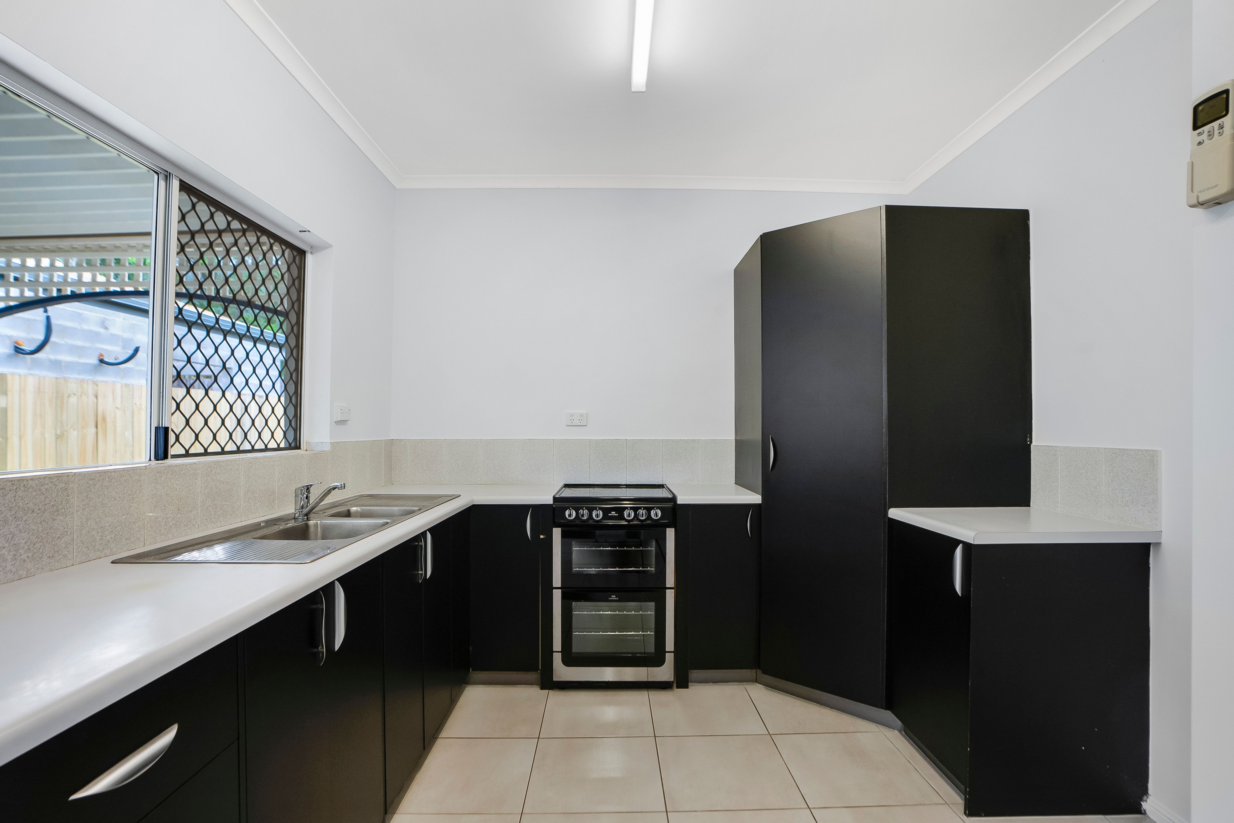 5 Michaelangelo Drive, Redlynch, QLD 4870