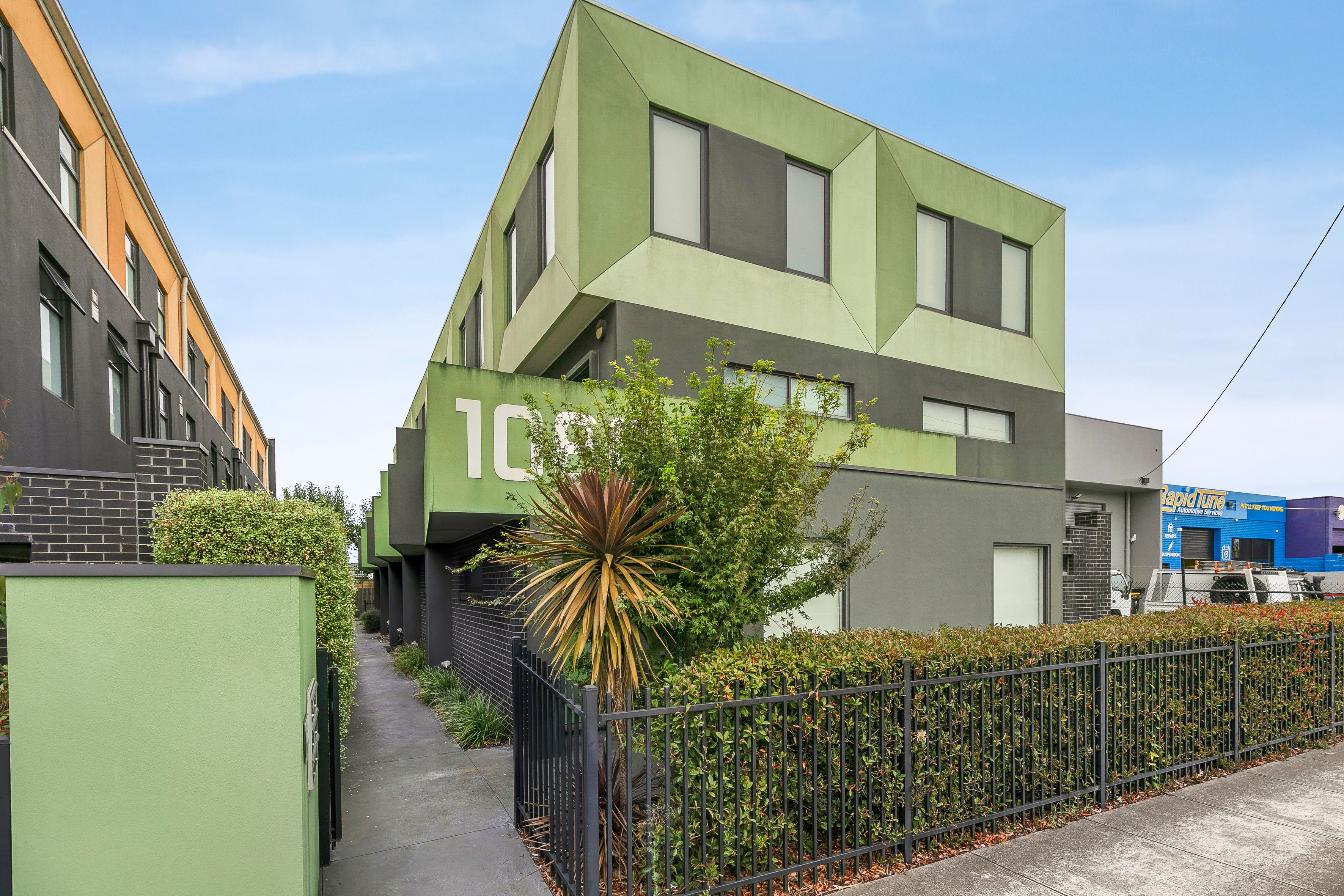 2/1080 Sydney Road, Fawkner, VIC 3060