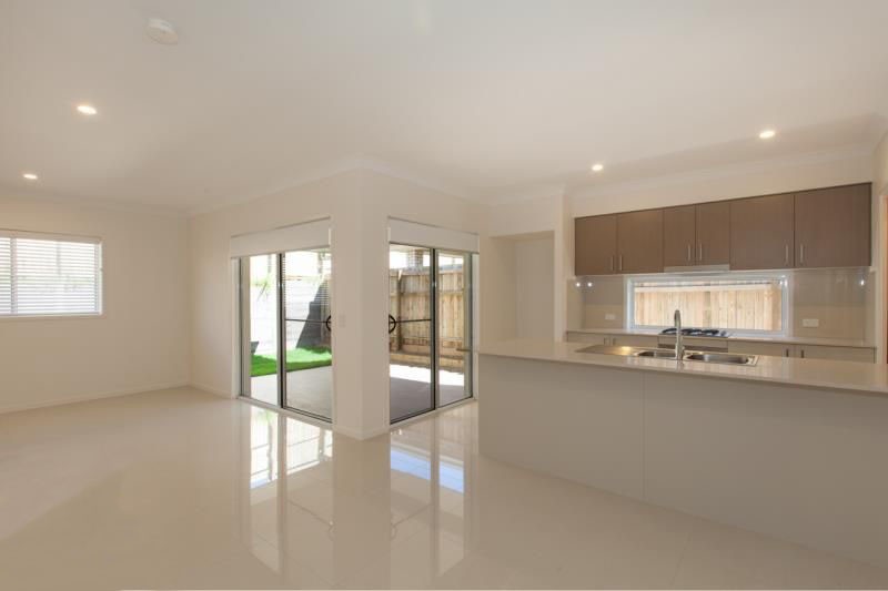 29 Mount Barney Crescent, Park Ridge, QLD 4125