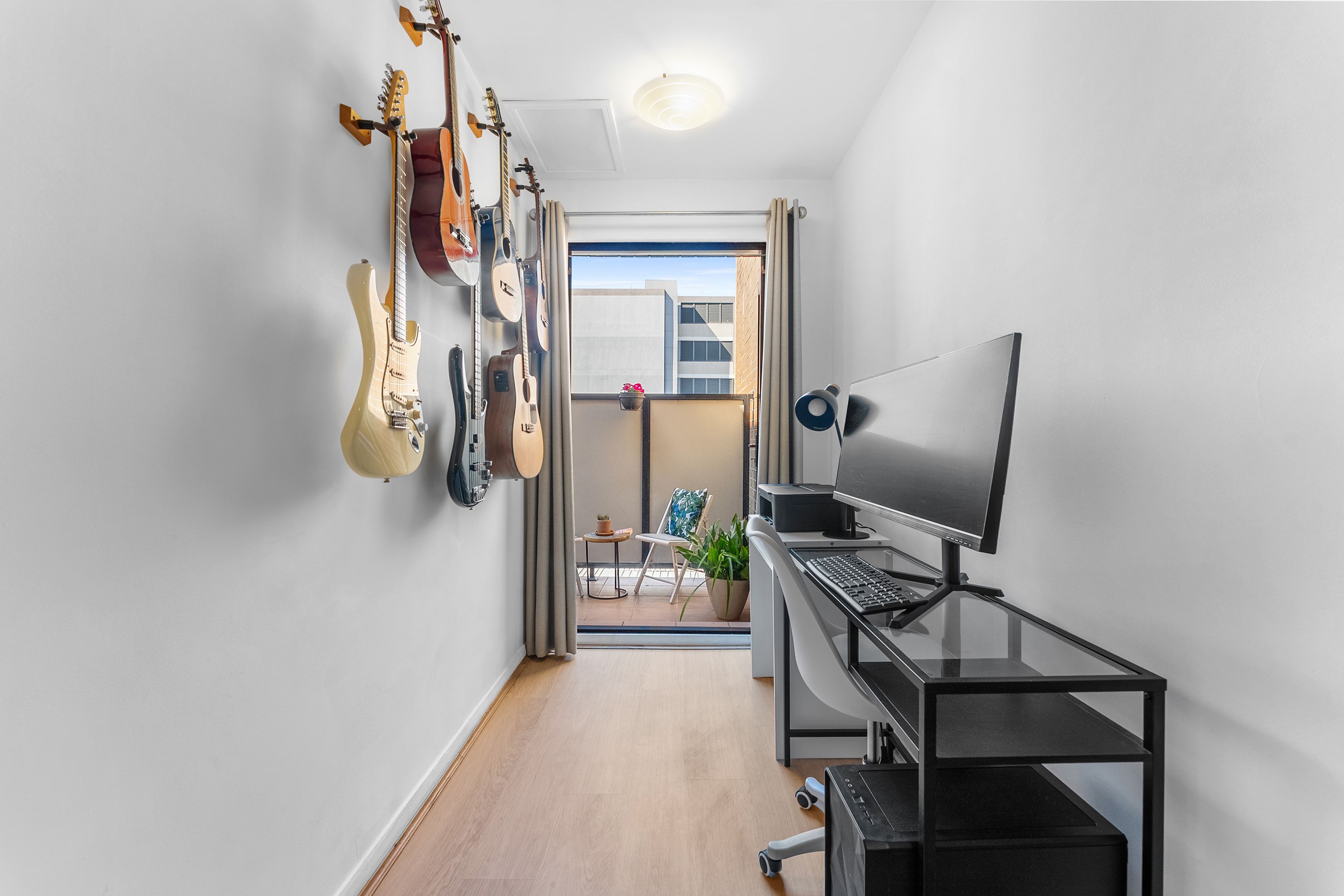 301B/5-11 Sixth Avenue — photo 12 of 15
