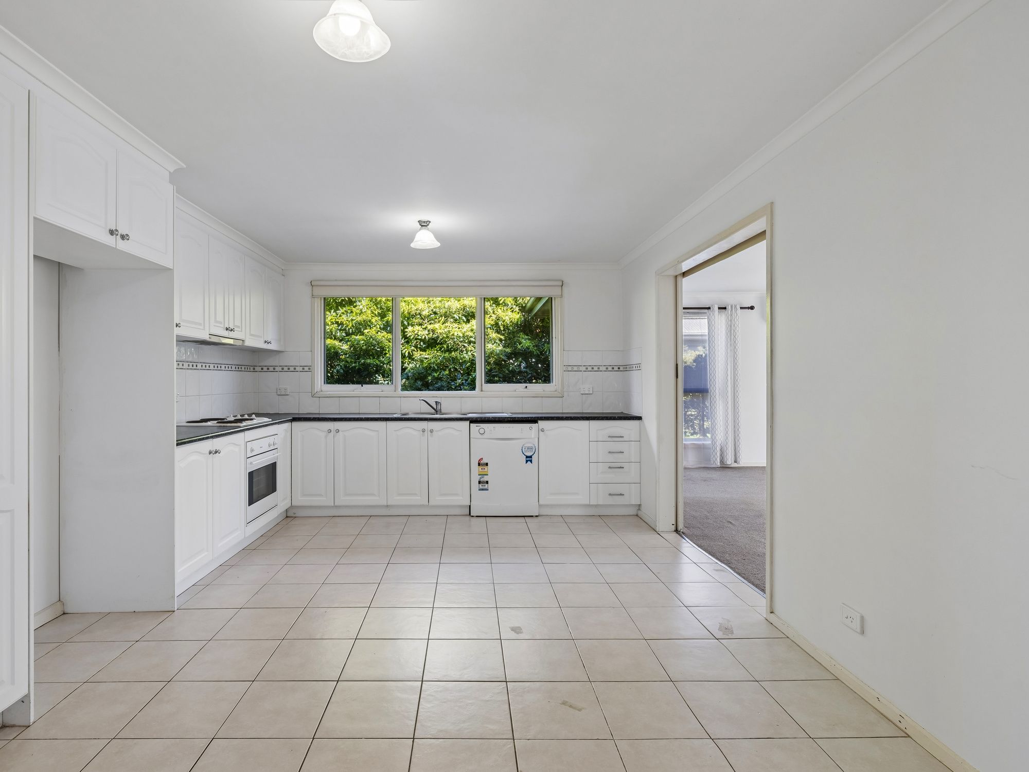 1/9 Merrin Crescent — photo 4 of 20