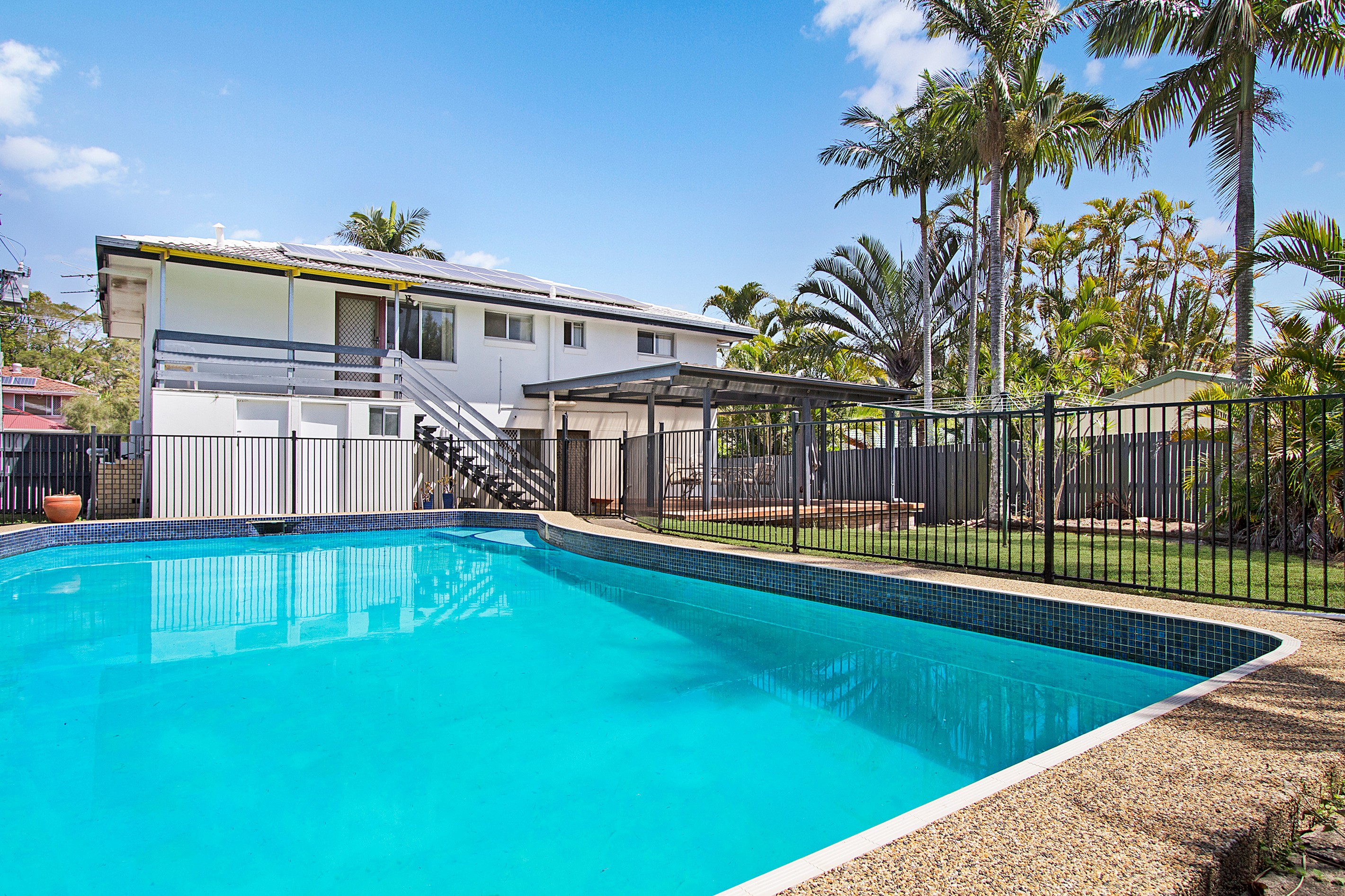 18 Hampshire Terrace, Albany Creek, QLD 4035